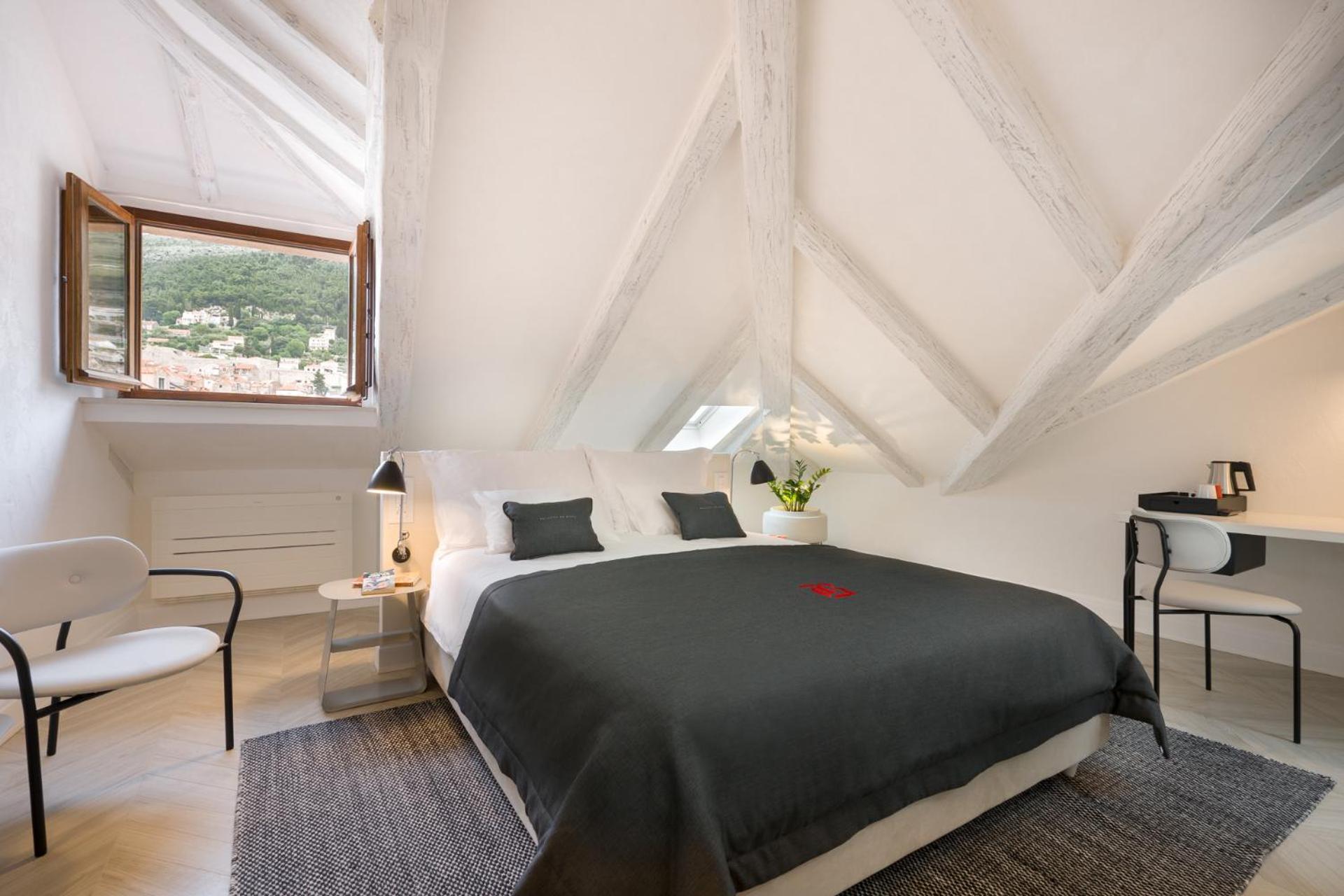 Deluxe Double Room with Castle View