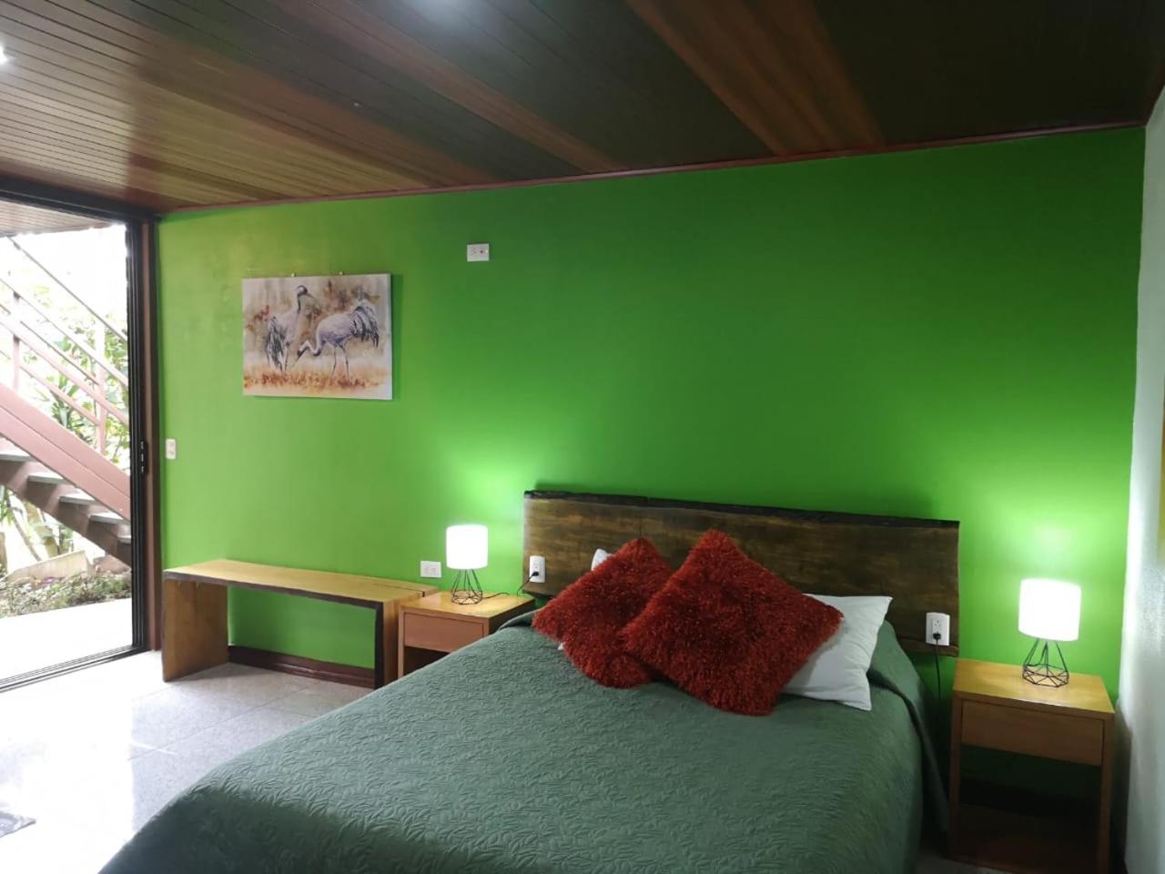 Queen Room photo 3