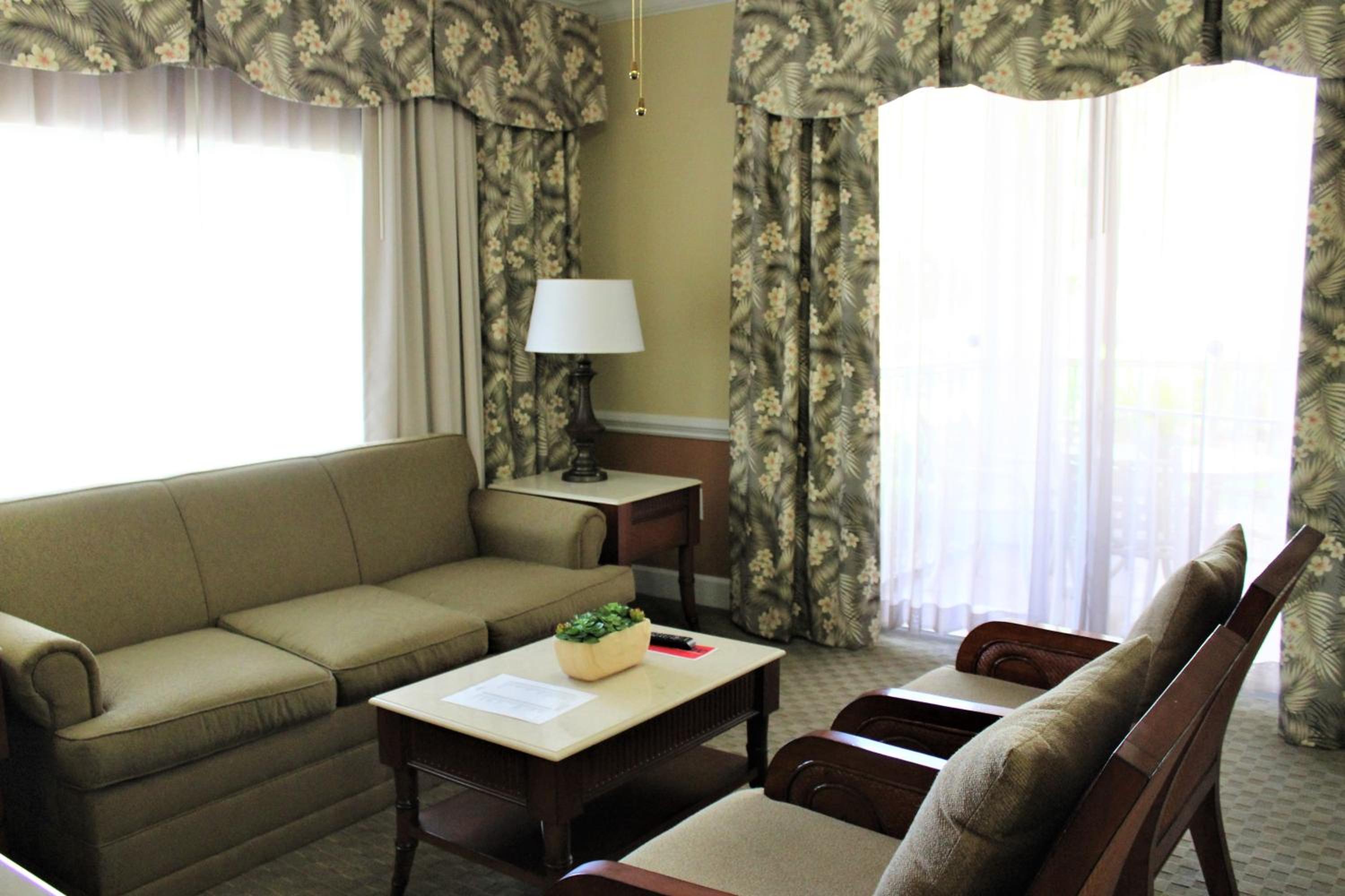 Two-Bedroom King Suite with Queen Bed