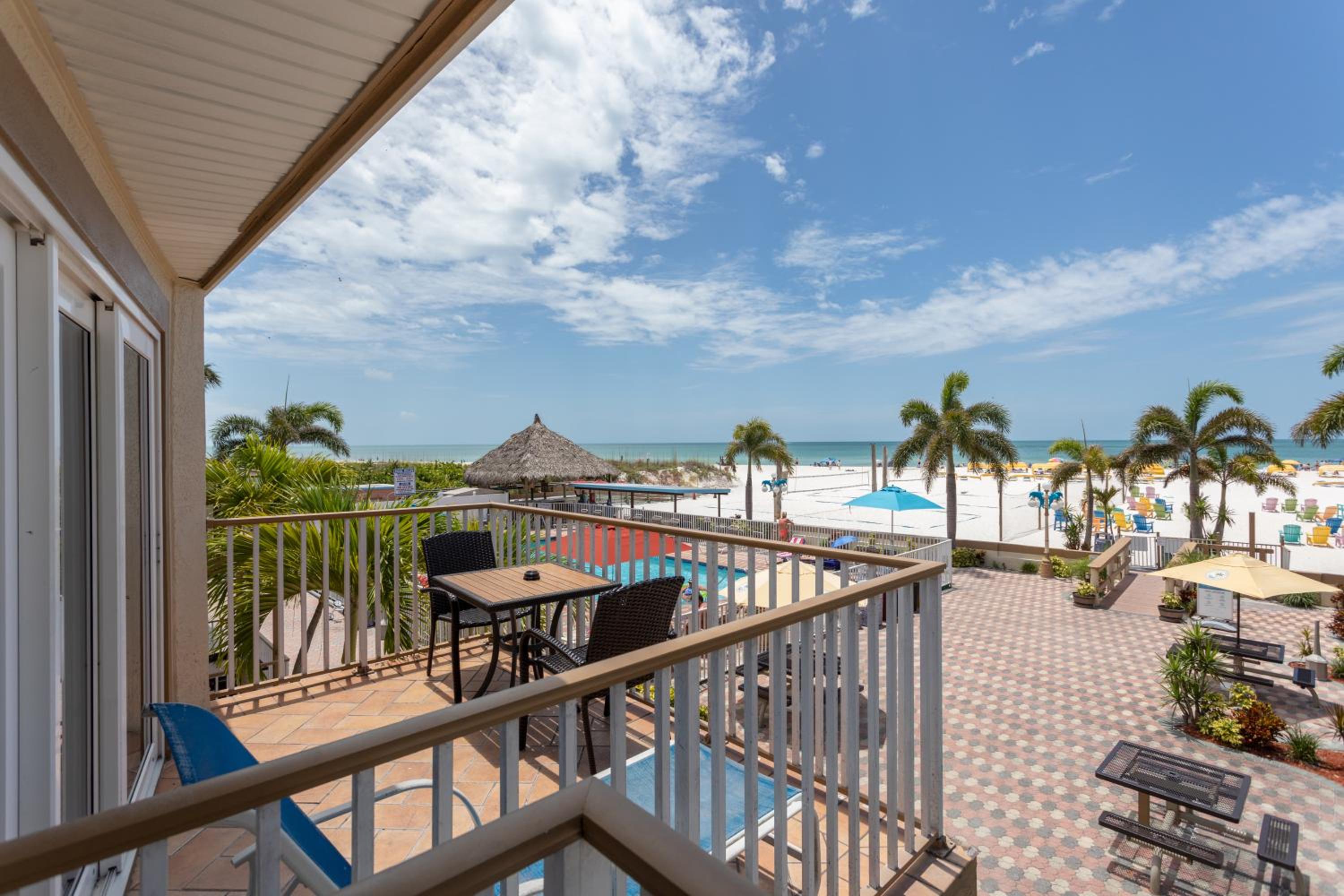 Gulf Front with Balcony Suite: 1 King Bed and 1 Sleeper Sofa - Photo 4