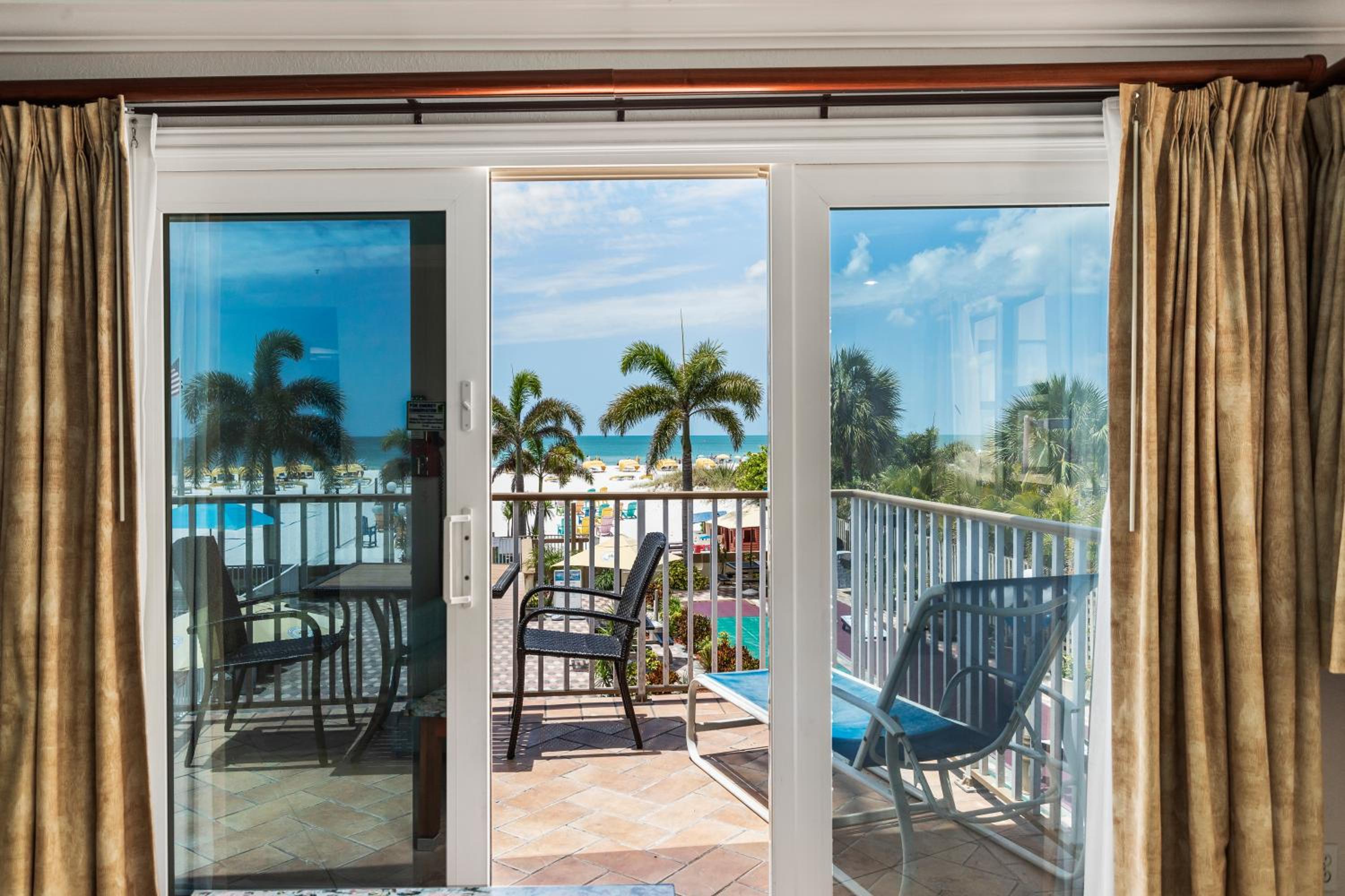 Gulf Front with Balcony Suite: 1 King Bed and 1 Sleeper Sofa - Photo 6