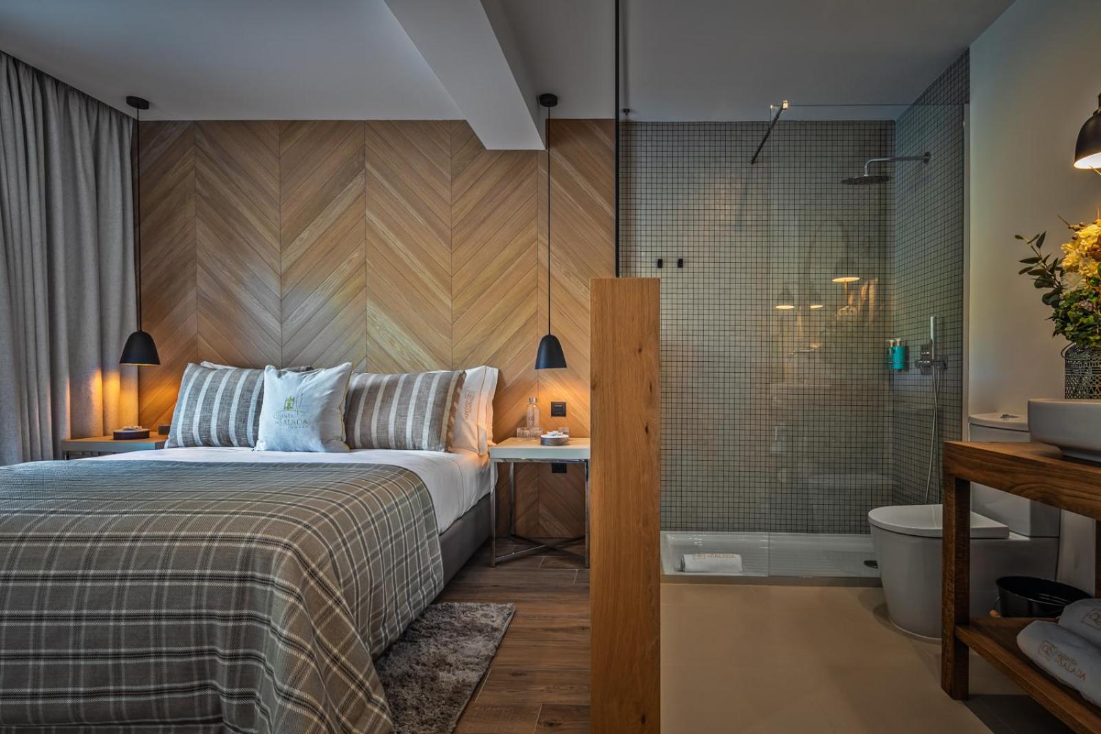 Standard King Room - Photo 4