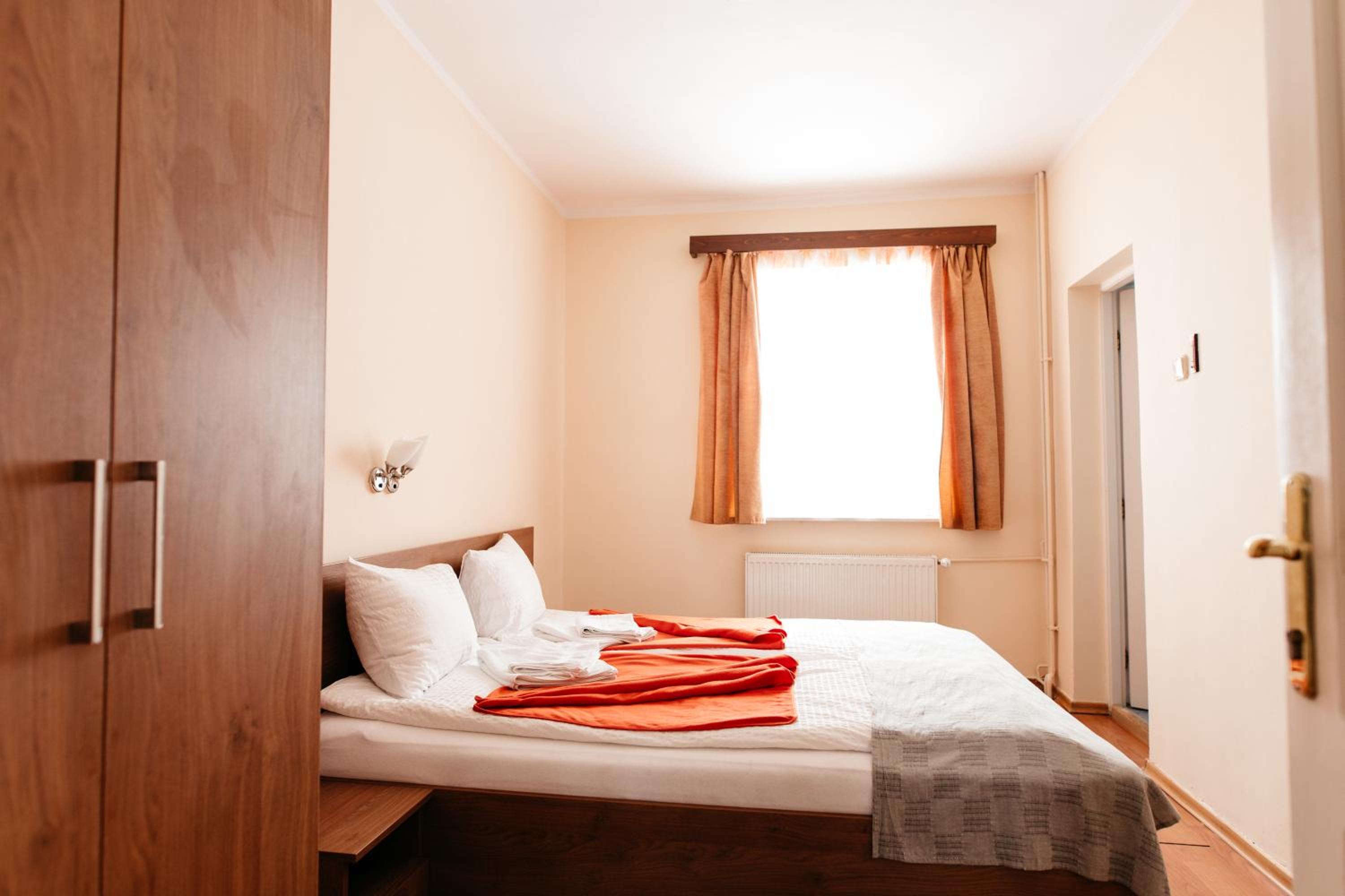 Two-Bedroom Suite - Photo 5