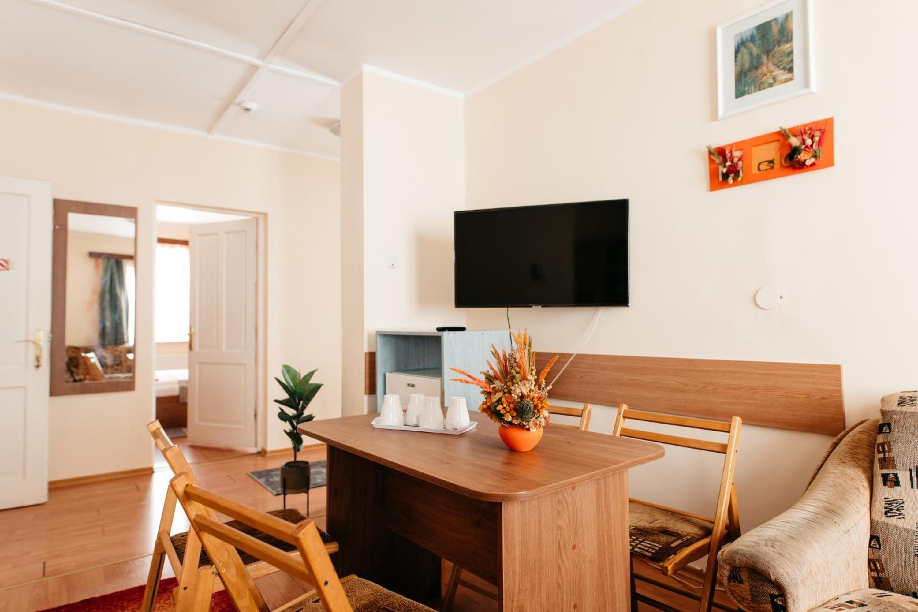 Two-Bedroom Suite - Photo 2