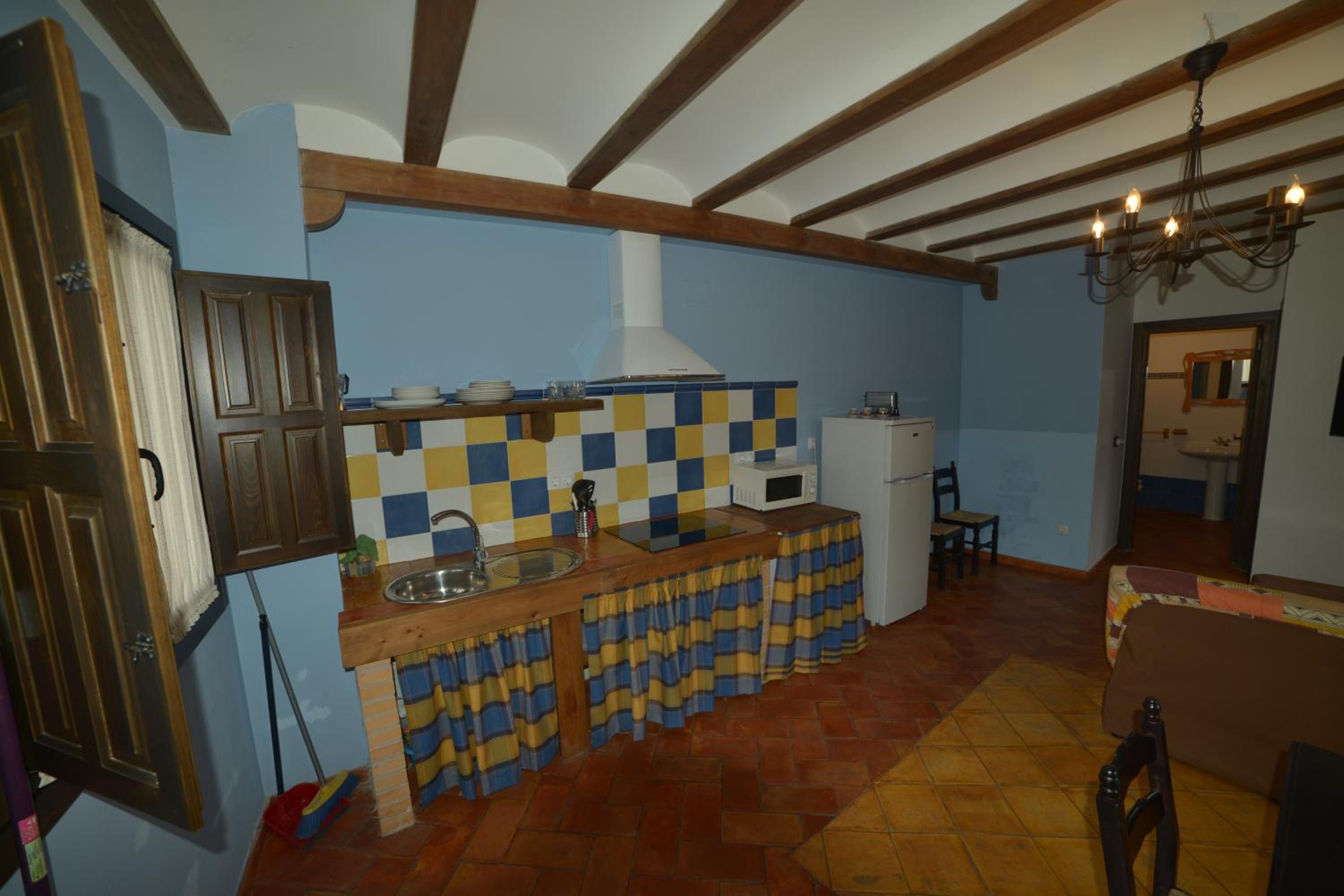 One-Bedroom Apartment - Photo 11