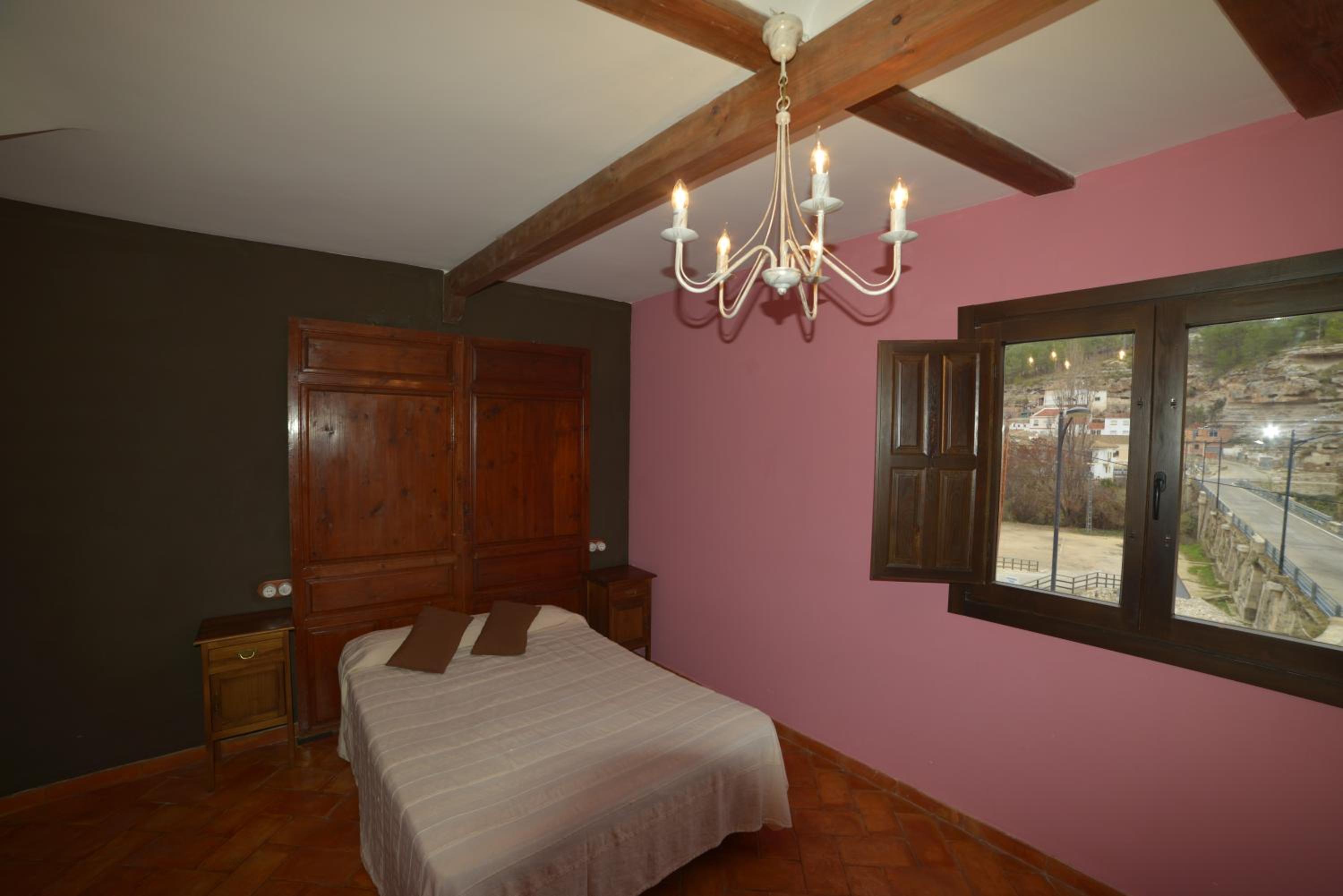 One-Bedroom Apartment - Photo 8