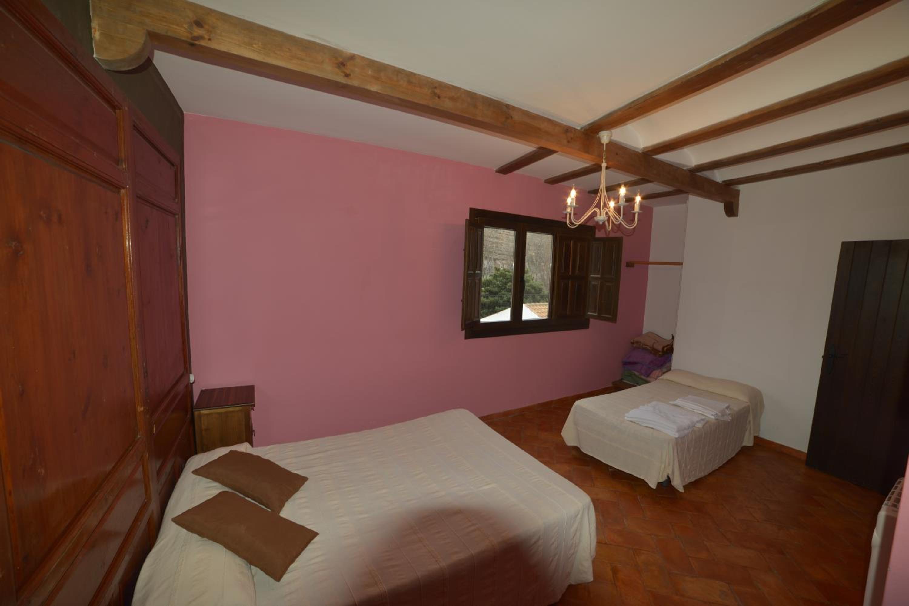 One-Bedroom Apartment - Photo 4
