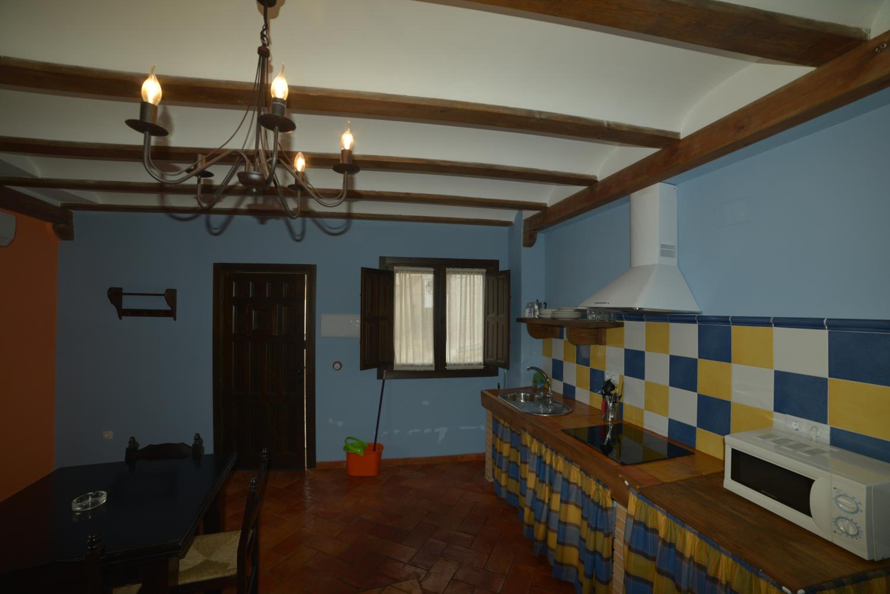 One-Bedroom Apartment - Photo 12