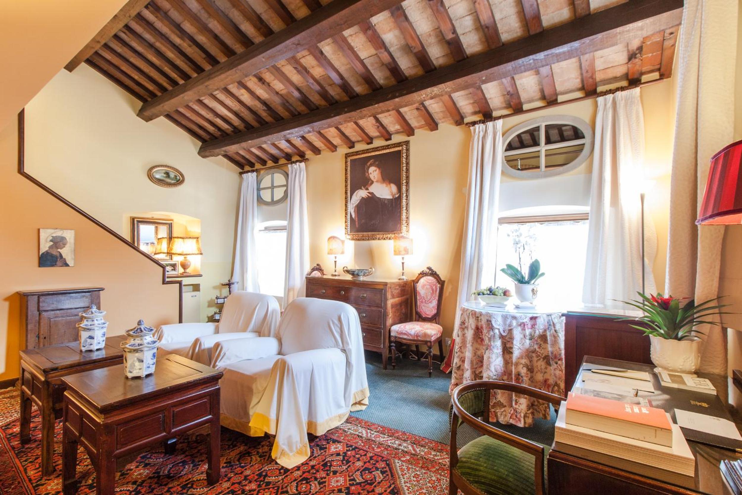 Suite - Photo 2
