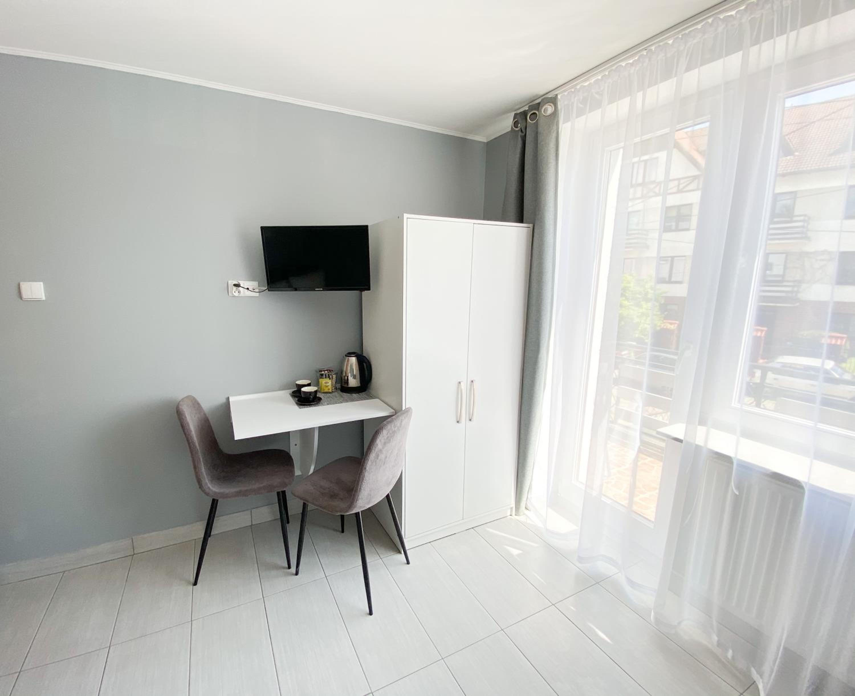 Deluxe Double Room with Balcony photo 3
