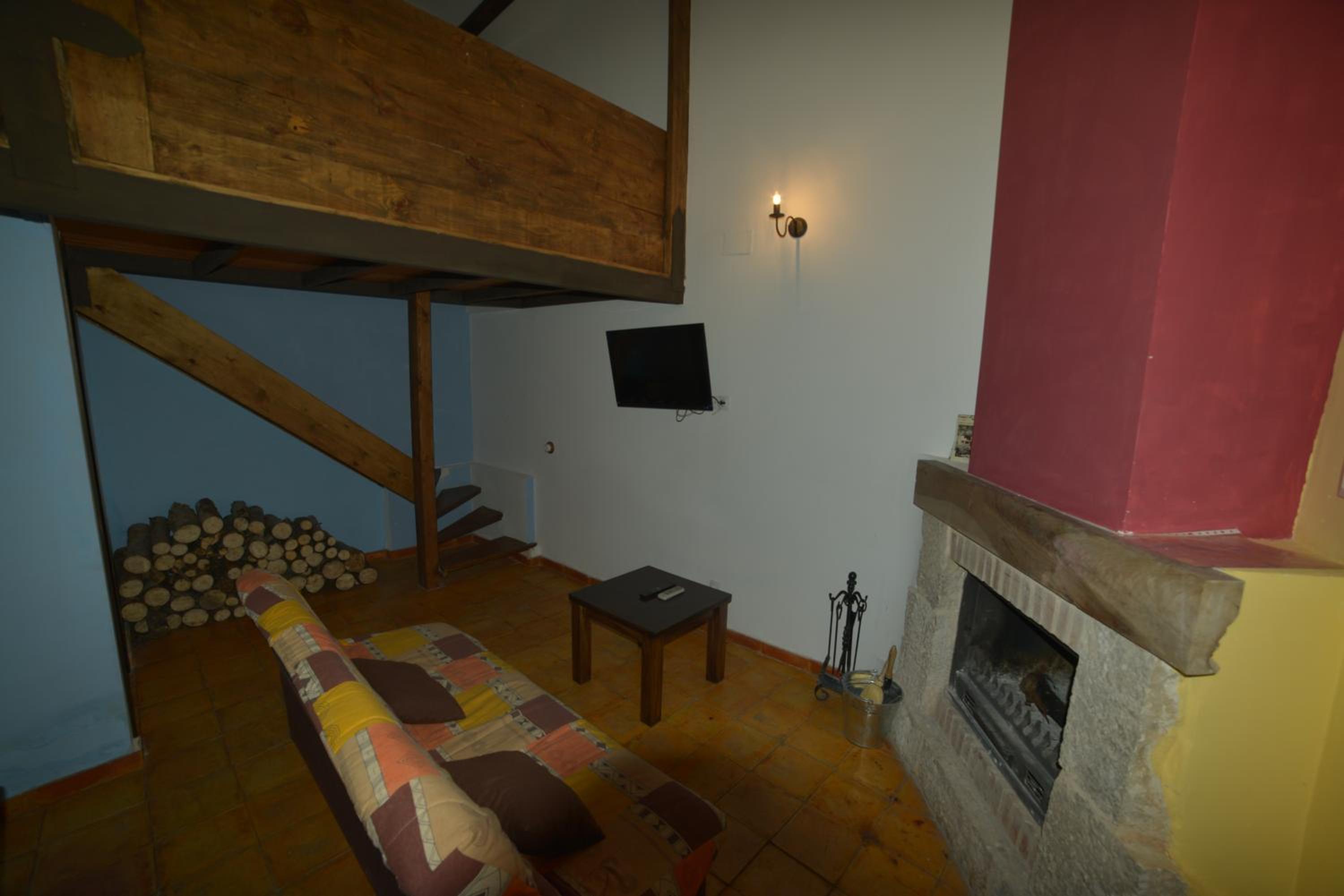 Duplex One-Bedroom Apartment - Photo 3