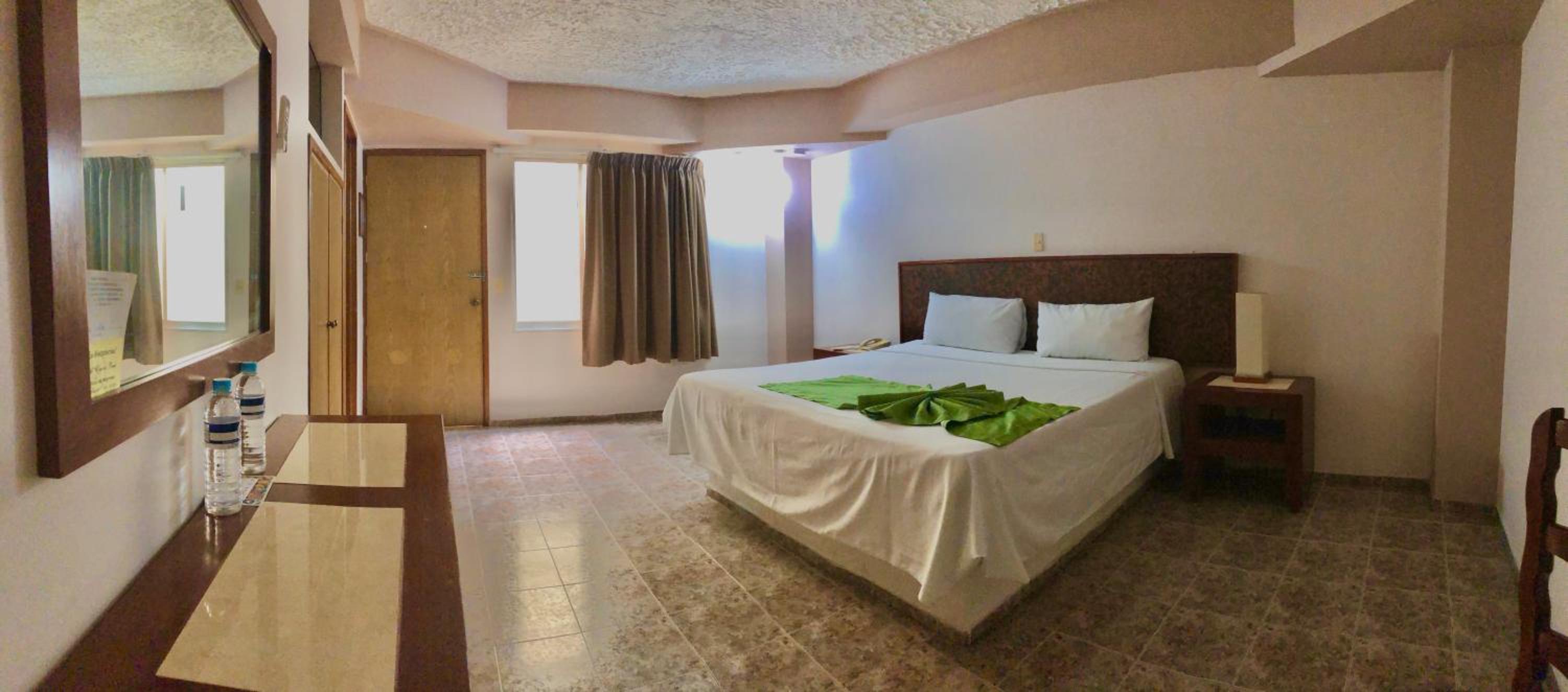Deluxe King Room photo 1