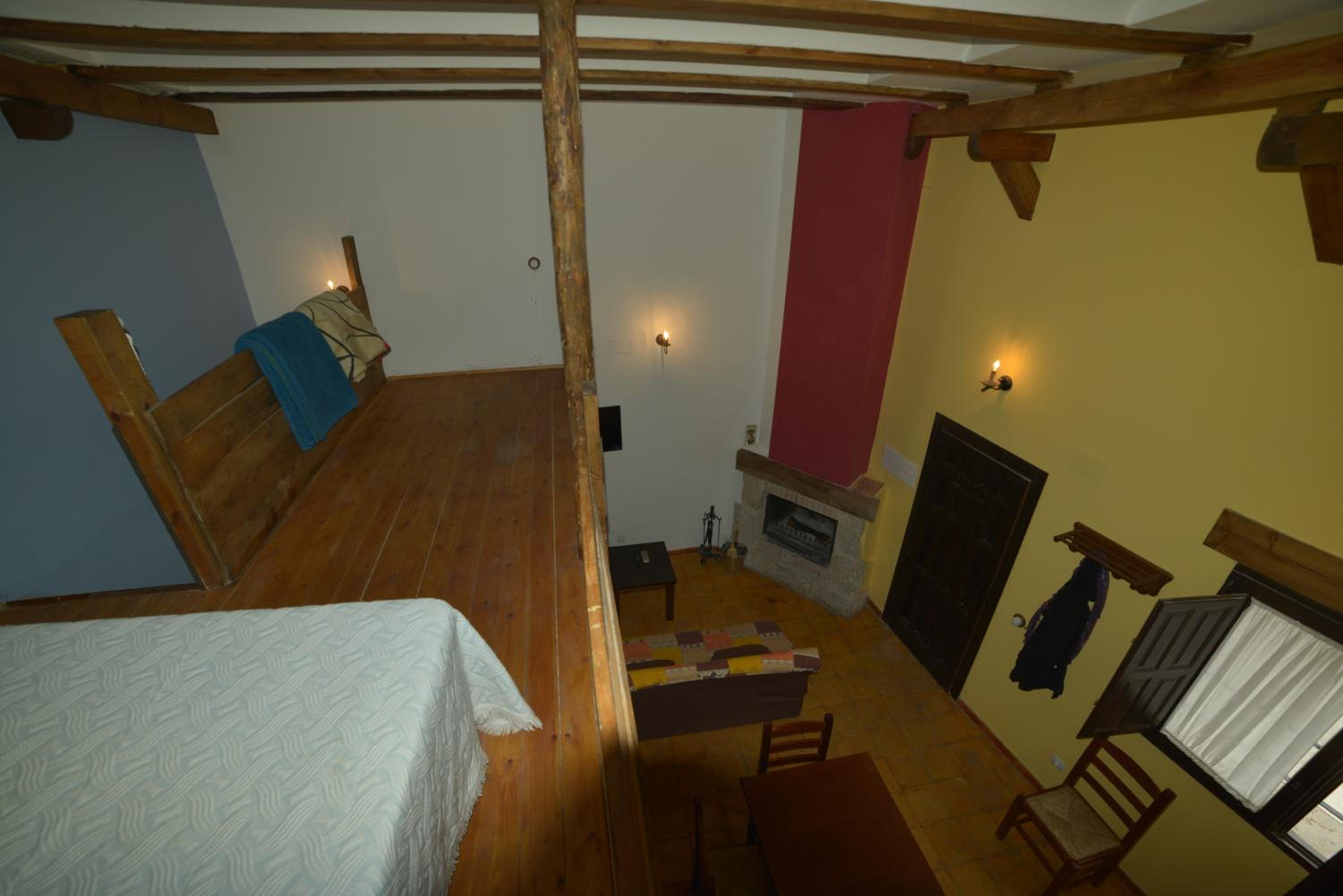 Duplex One-Bedroom Apartment - Photo 4