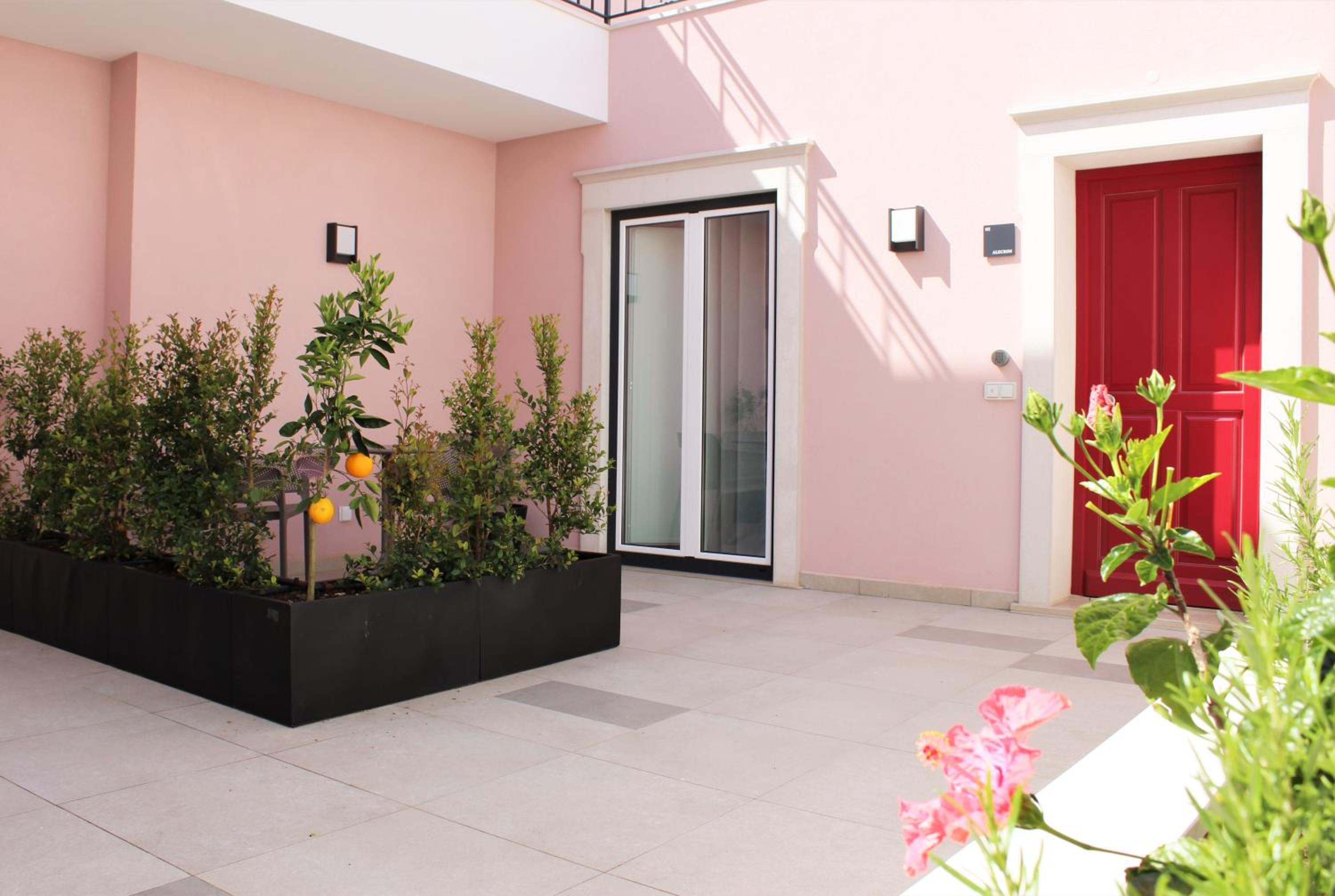 Studio with Garden View - Photo 7