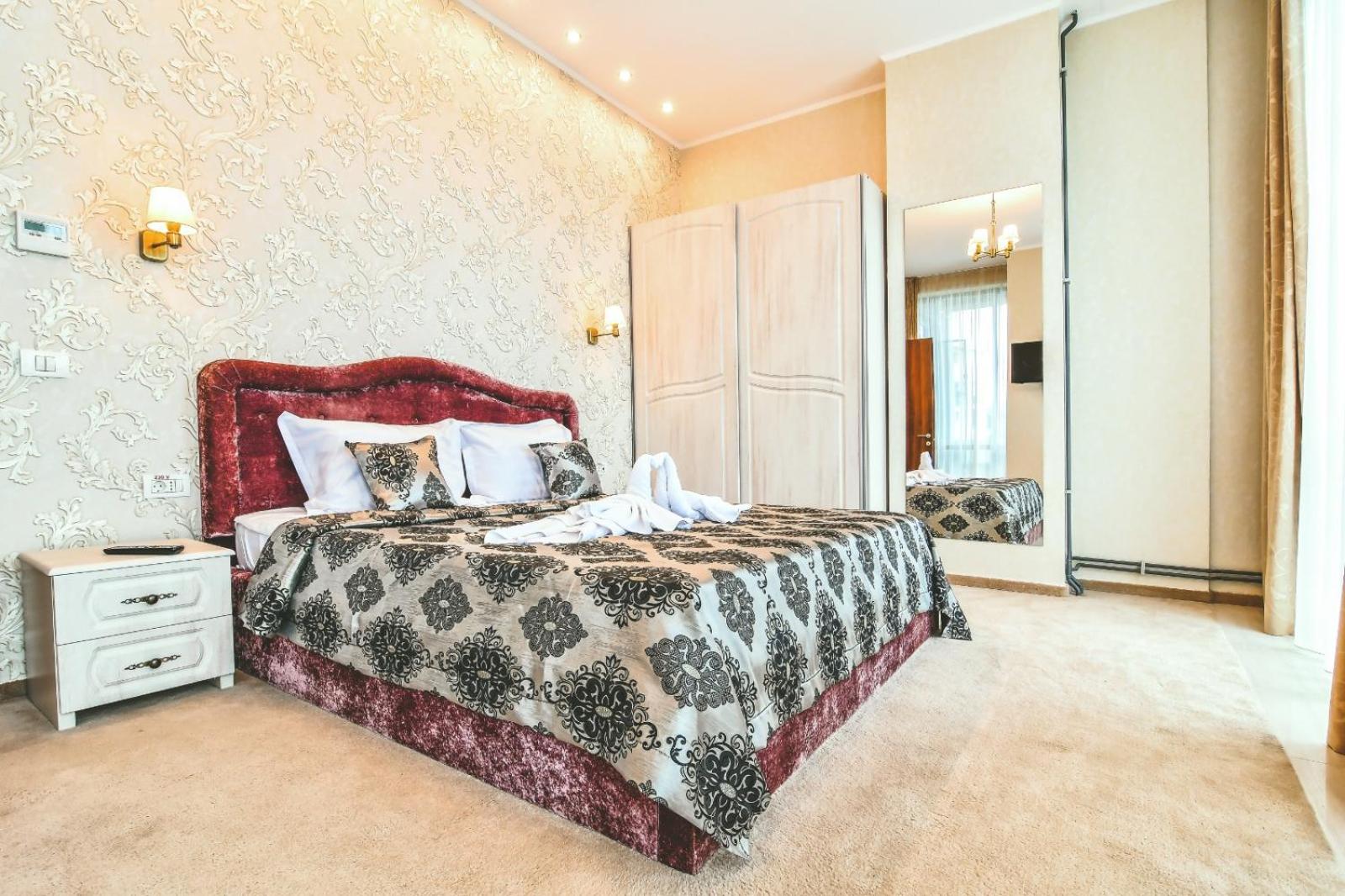 Deluxe Suite with Sea View - Photo 1