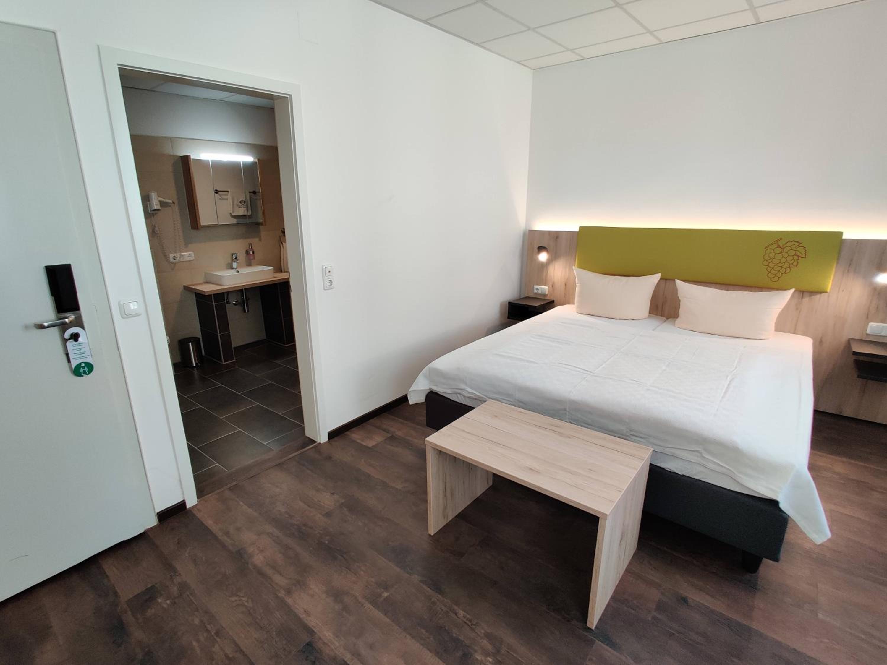 Double Room - Photo 10