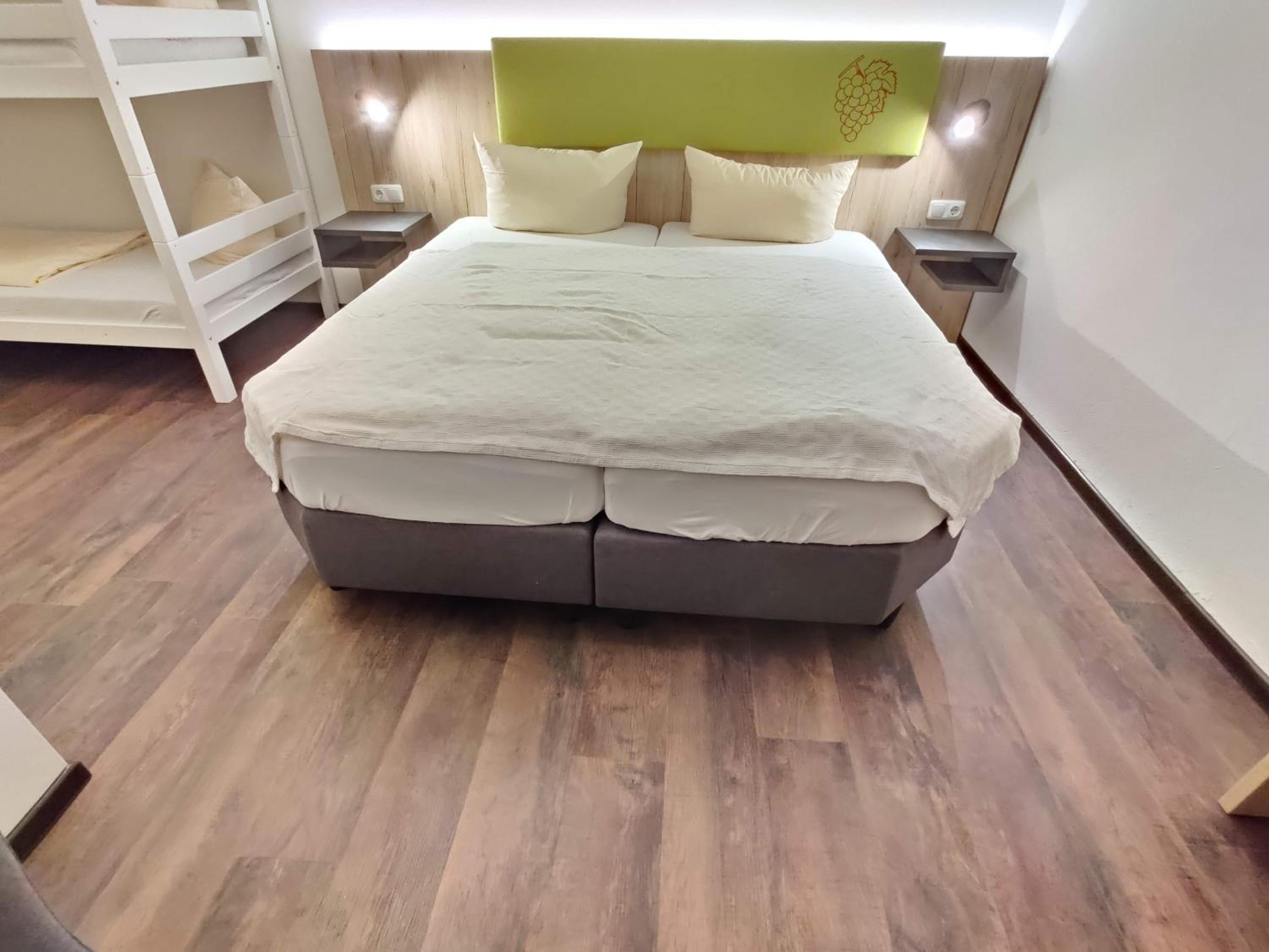 Quadruple Room - Photo 2