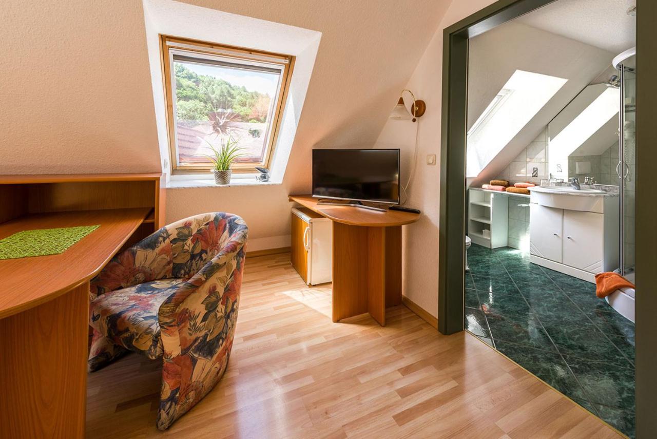 Double Room with Terrace - Photo 11
