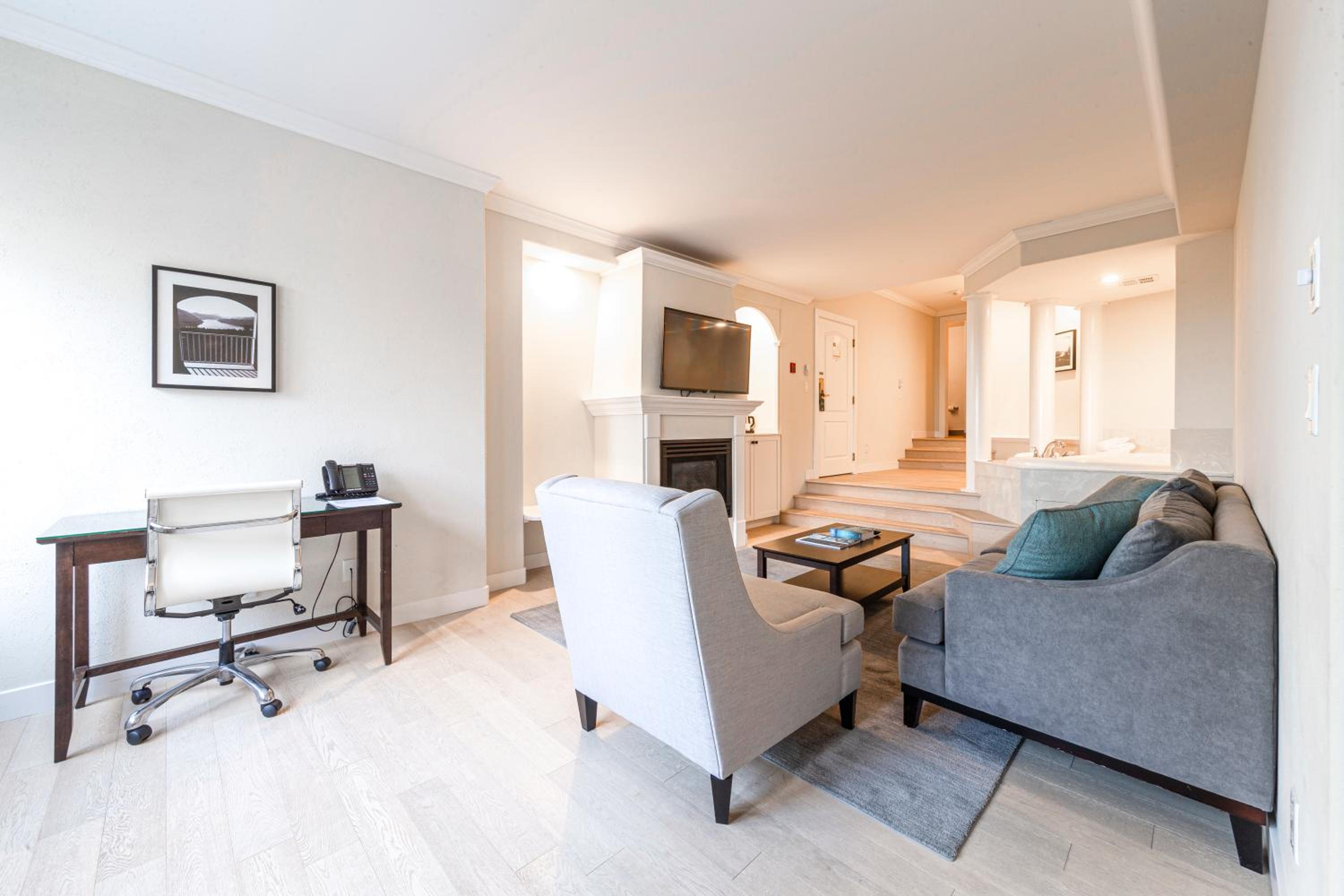 Suite with Garden View photo 3