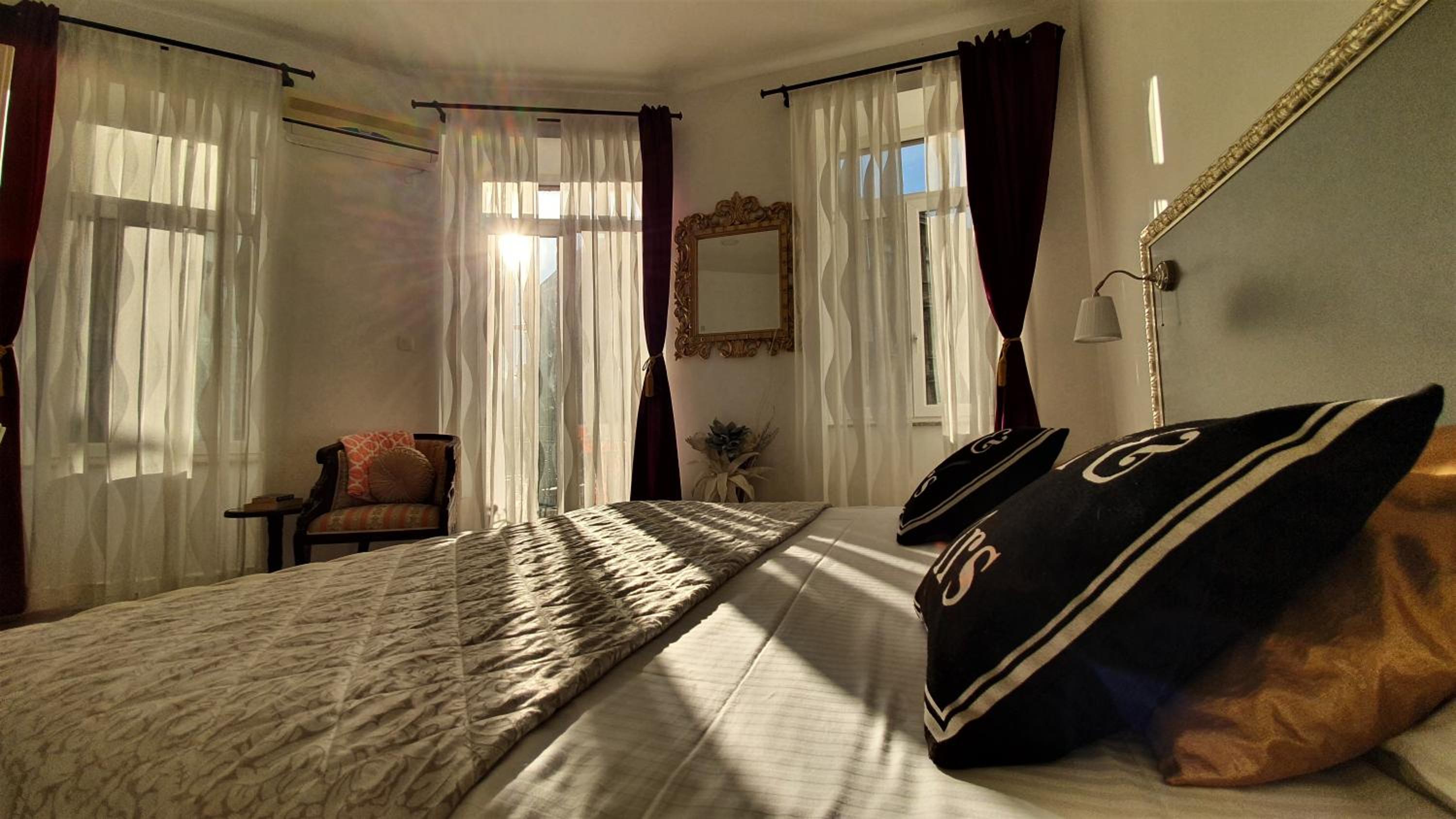 Two-Bedroom Apartment with Balcony - Photo 27