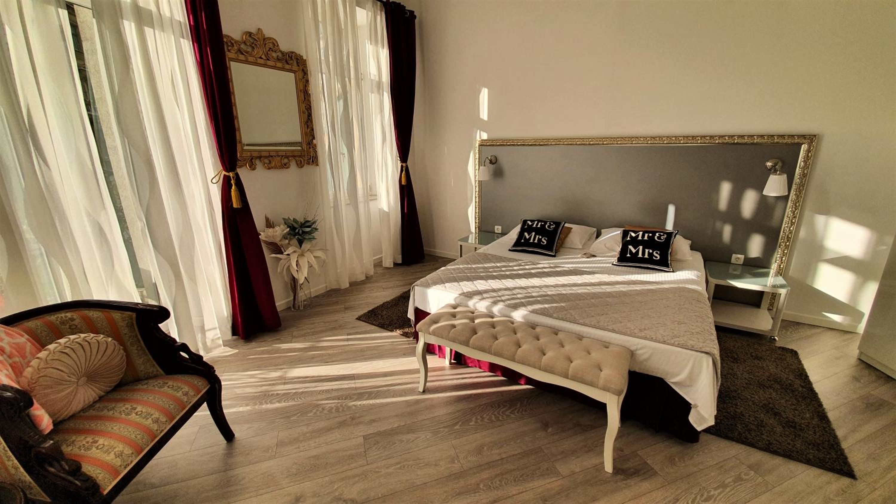 Two-Bedroom Apartment with Balcony - Photo 22