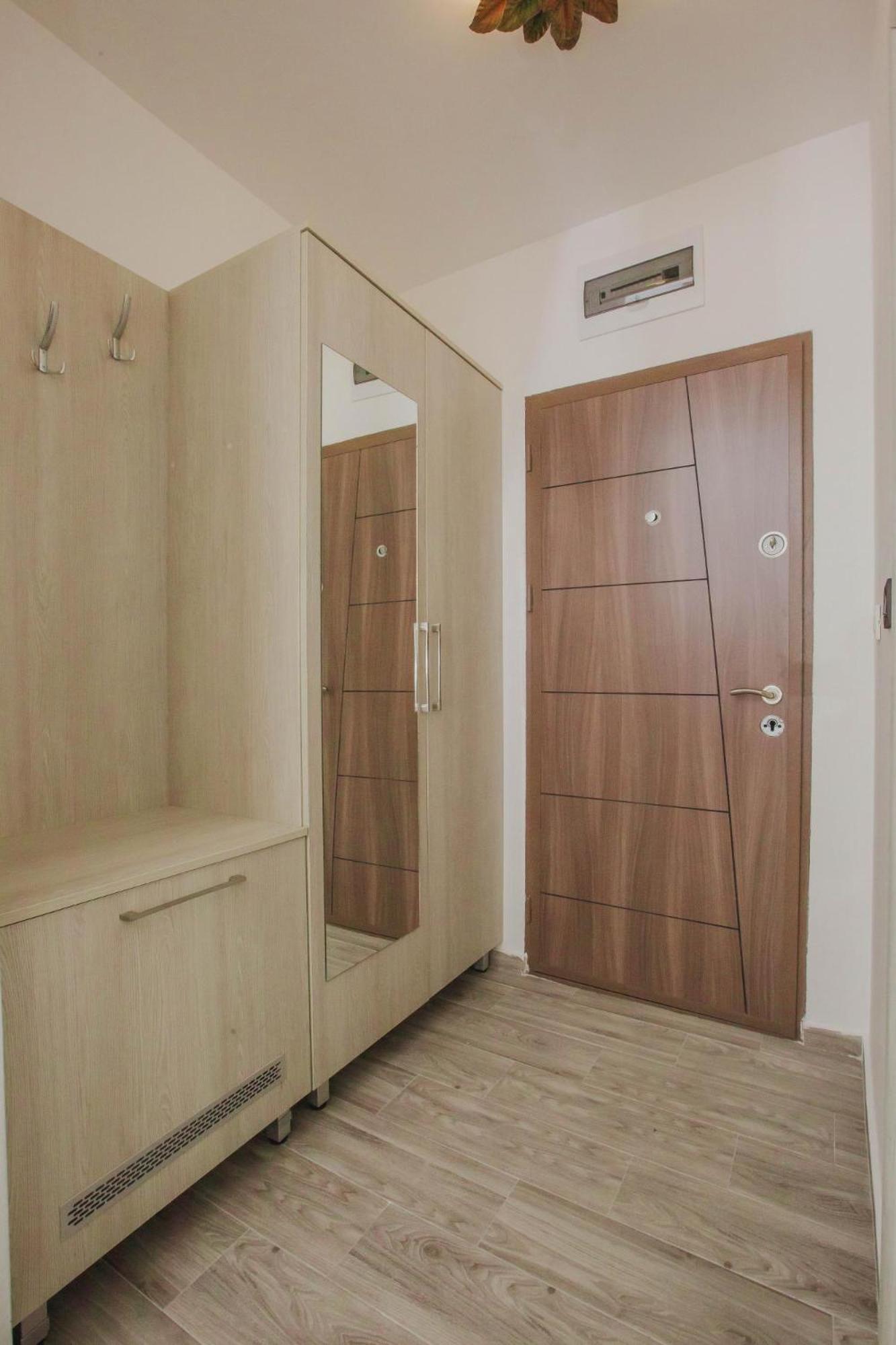 Double or Twin Room with Private Bathroom - Photo 2