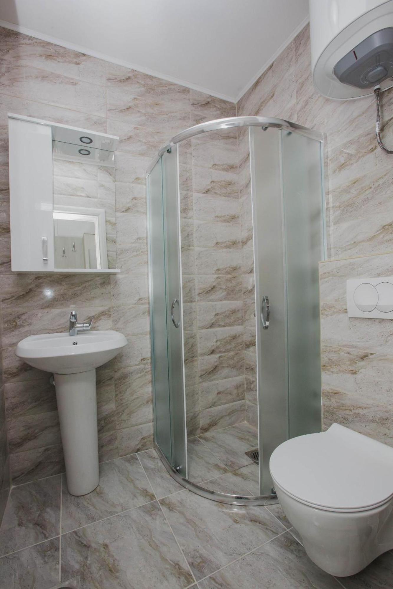 Double or Twin Room with Private Bathroom - Photo 5
