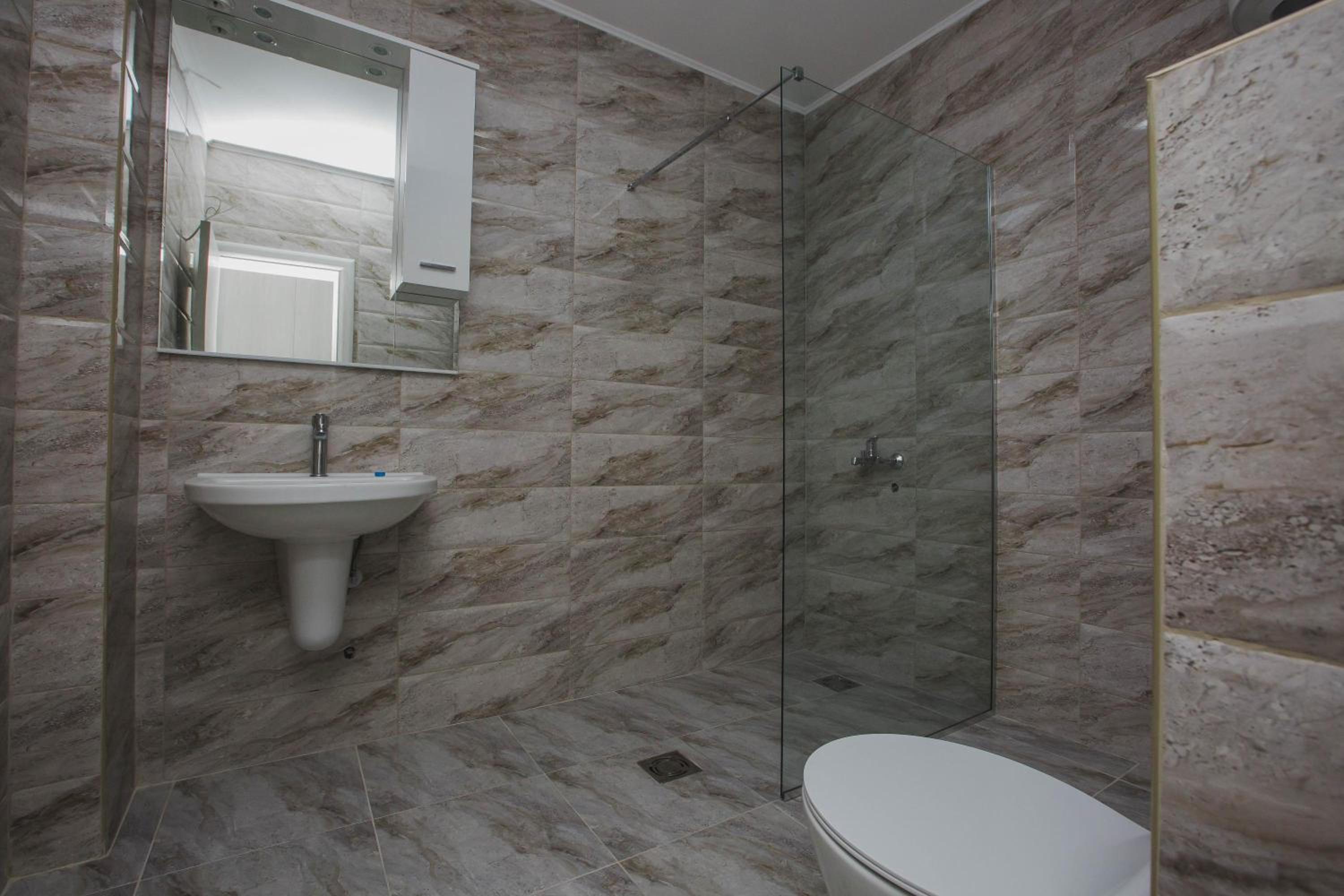 Apartment with Terrace - Photo 5