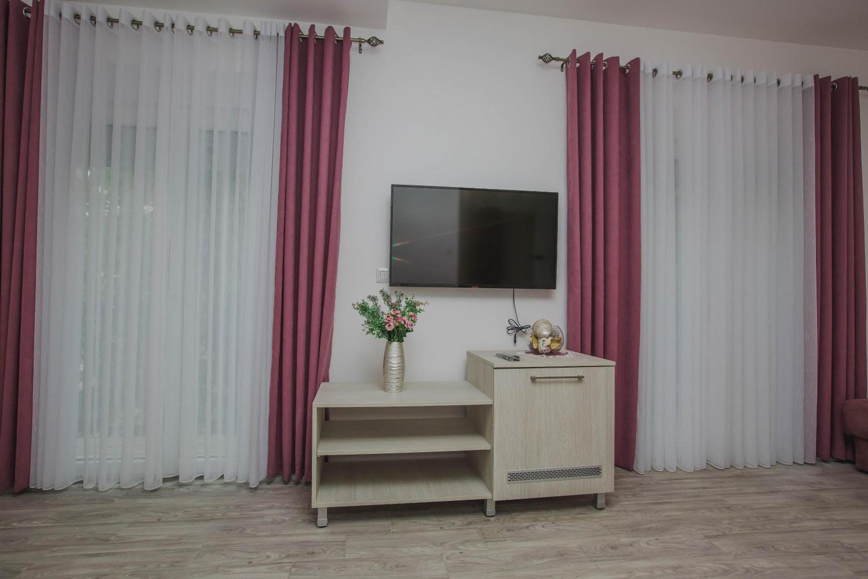 Apartment with Terrace - Photo 17