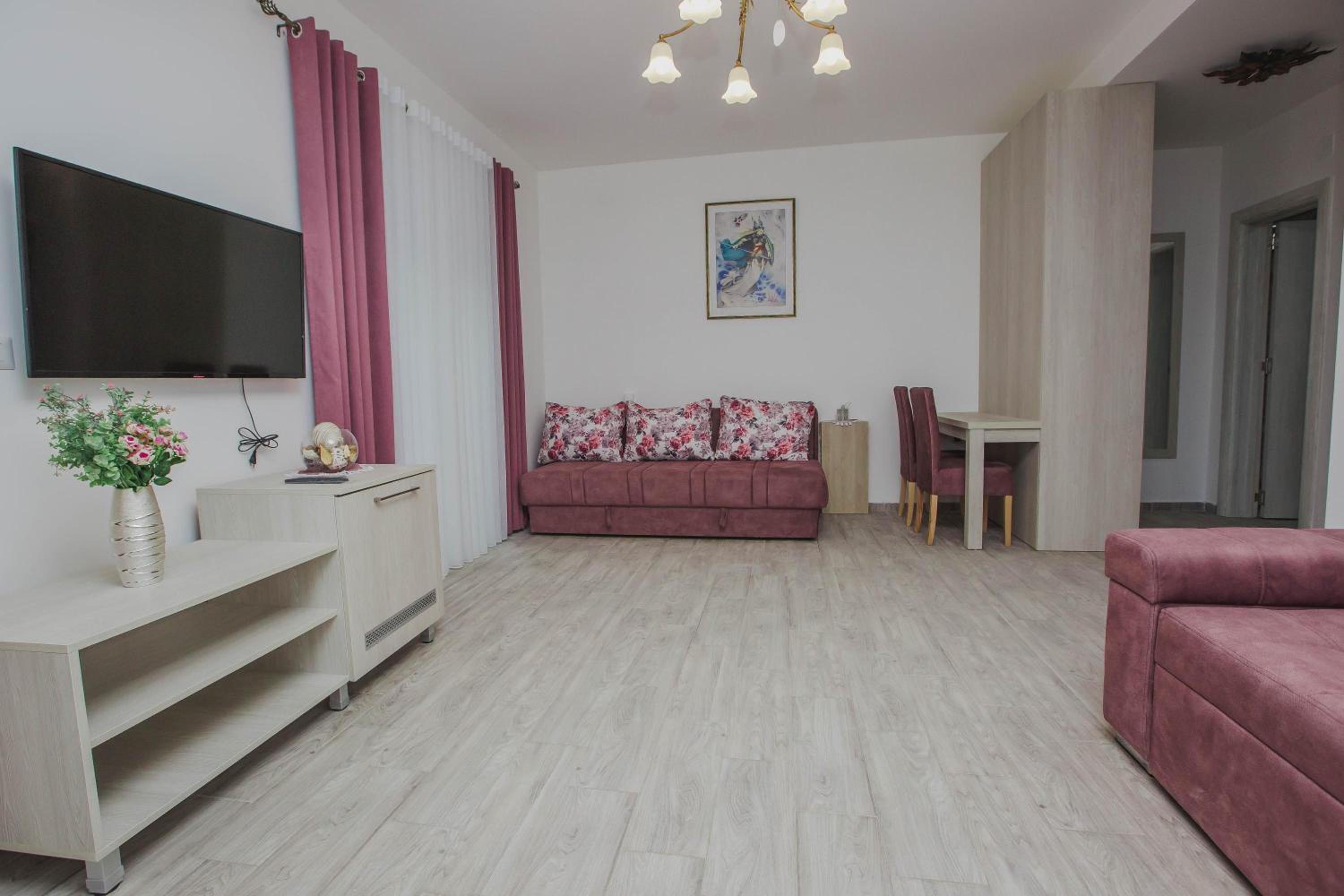 Apartment with Terrace - Photo 6