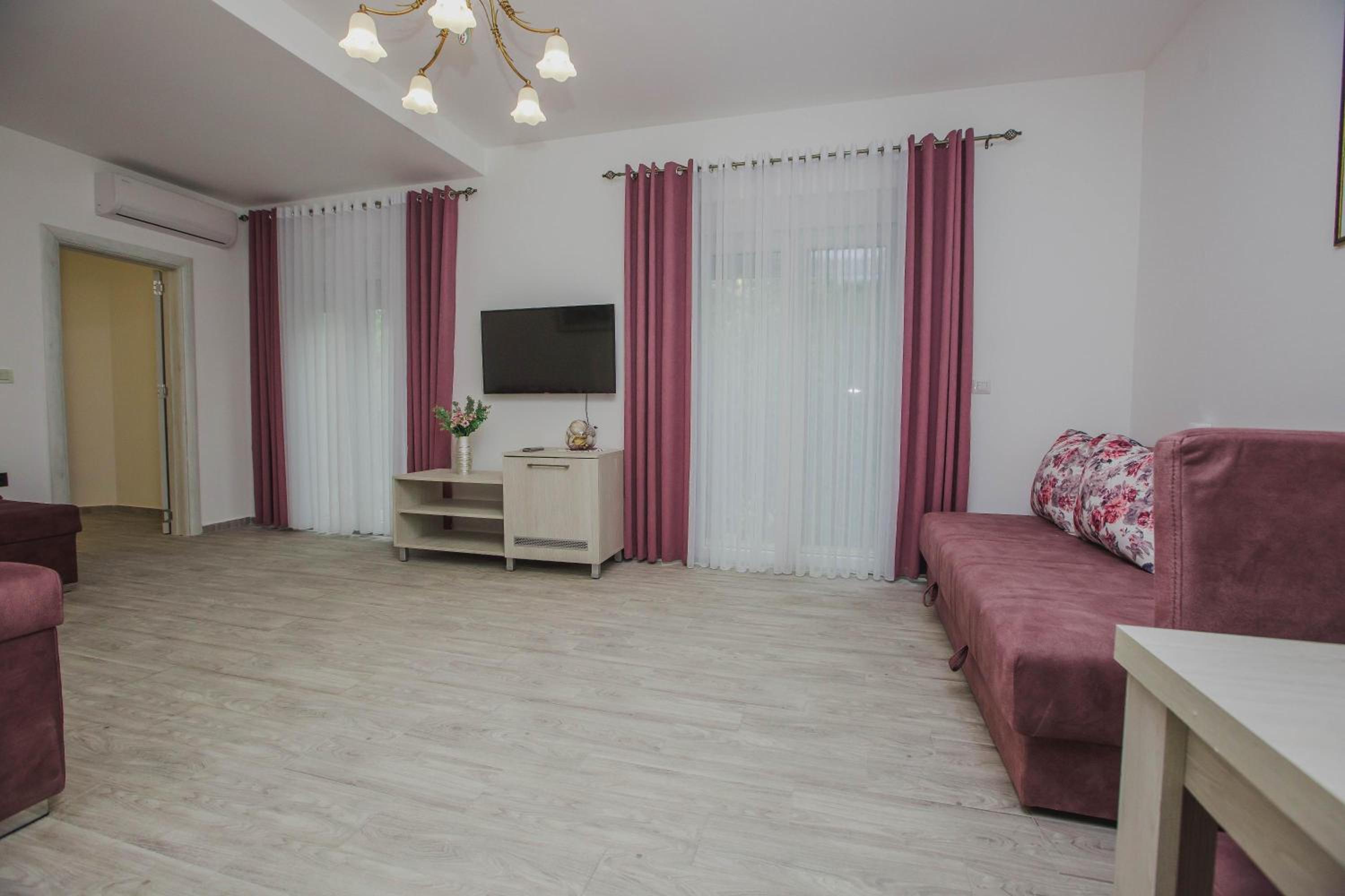 Apartment with Terrace - Photo 3