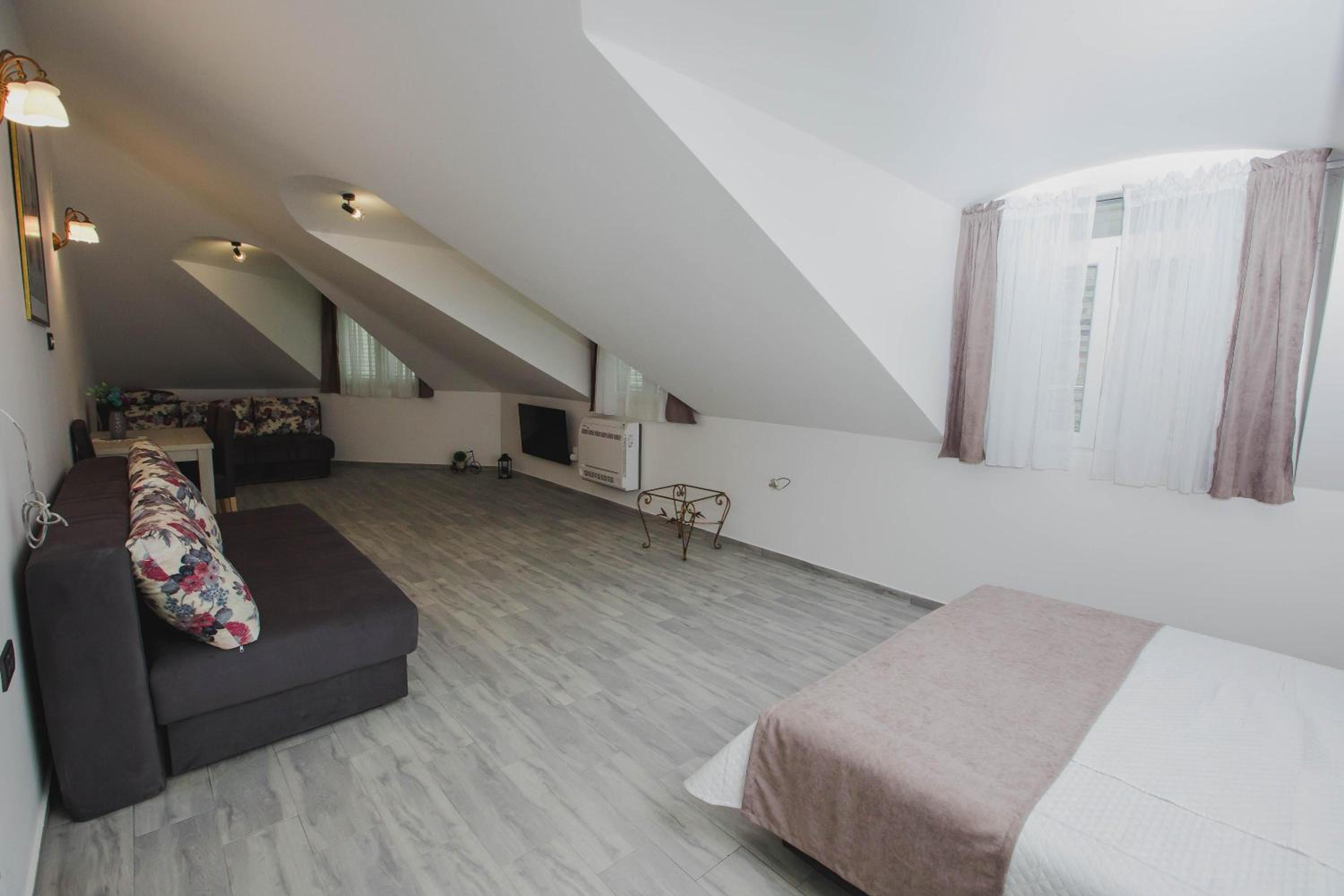 Comfort Quadruple Room - Photo 14