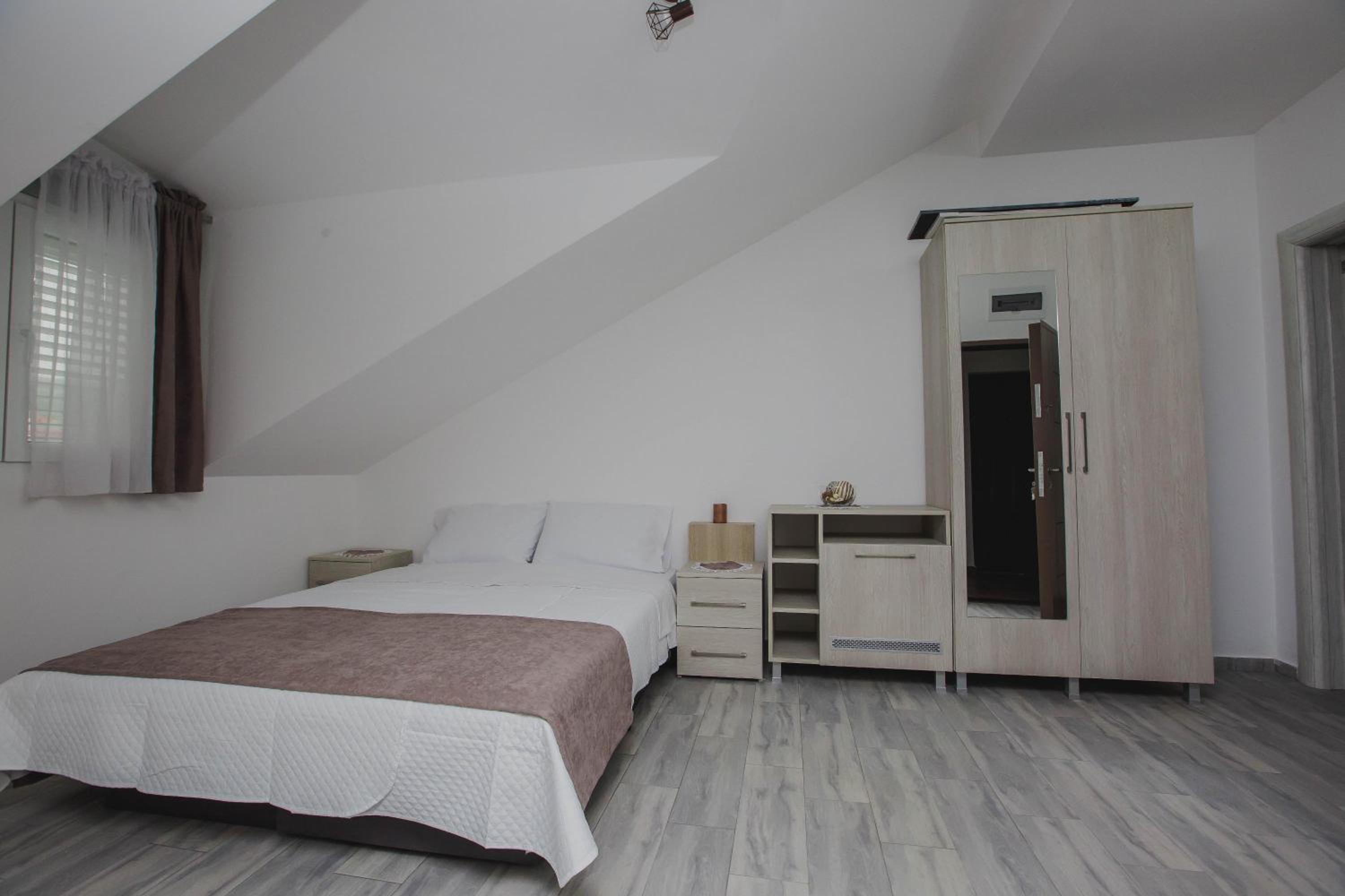 Comfort Quadruple Room - Photo 12