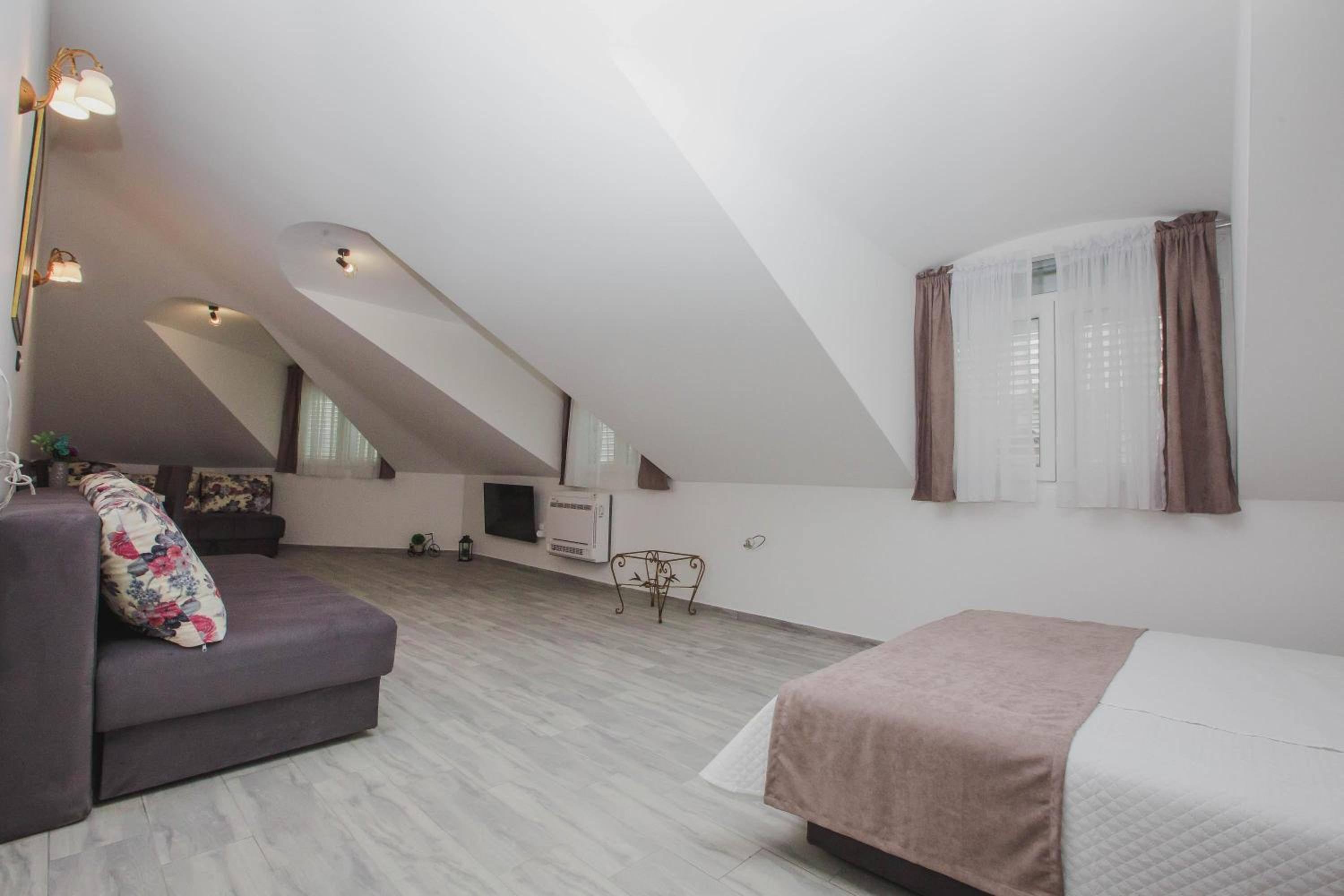 Comfort Quadruple Room - Photo 6