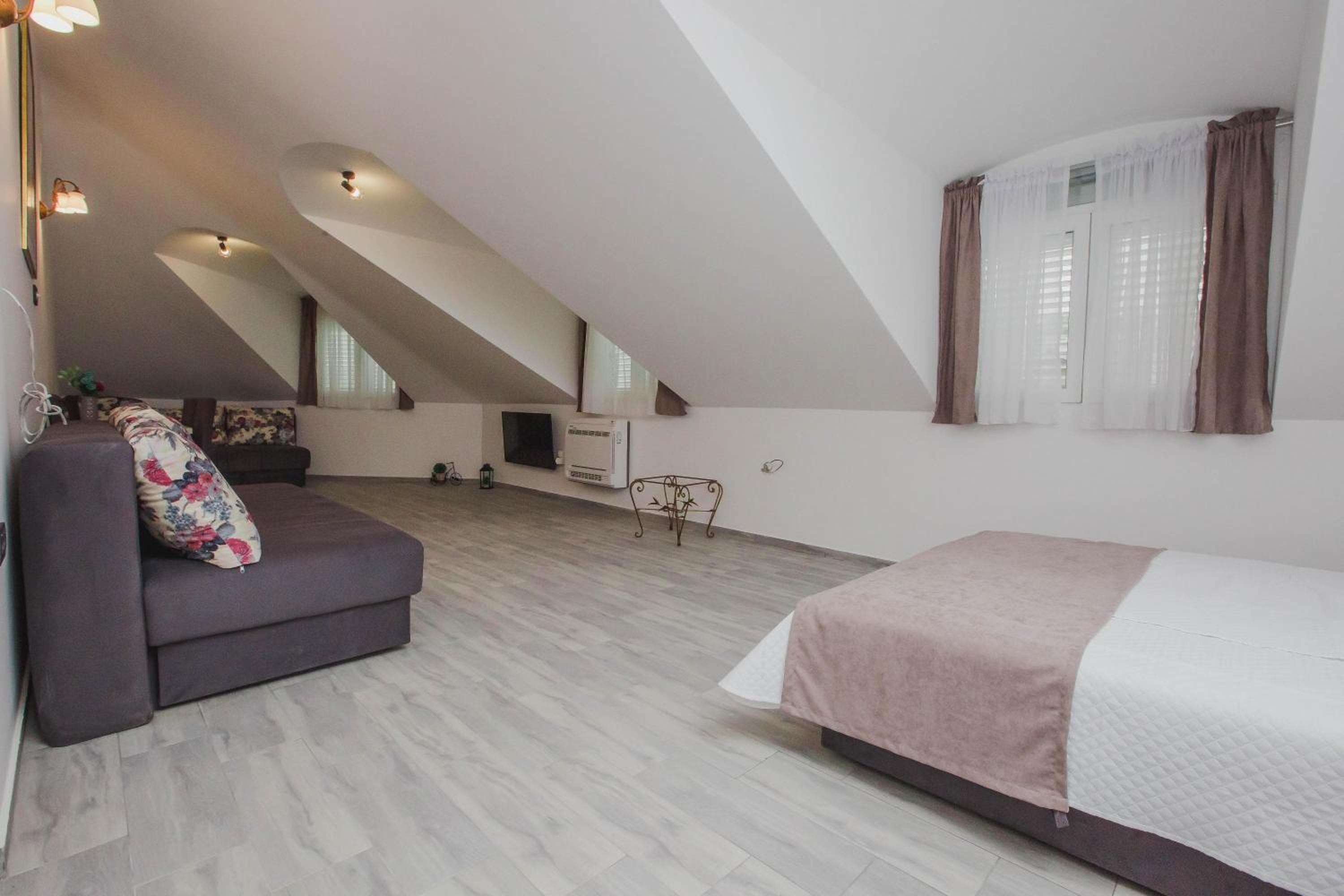 Comfort Quadruple Room - Photo 7