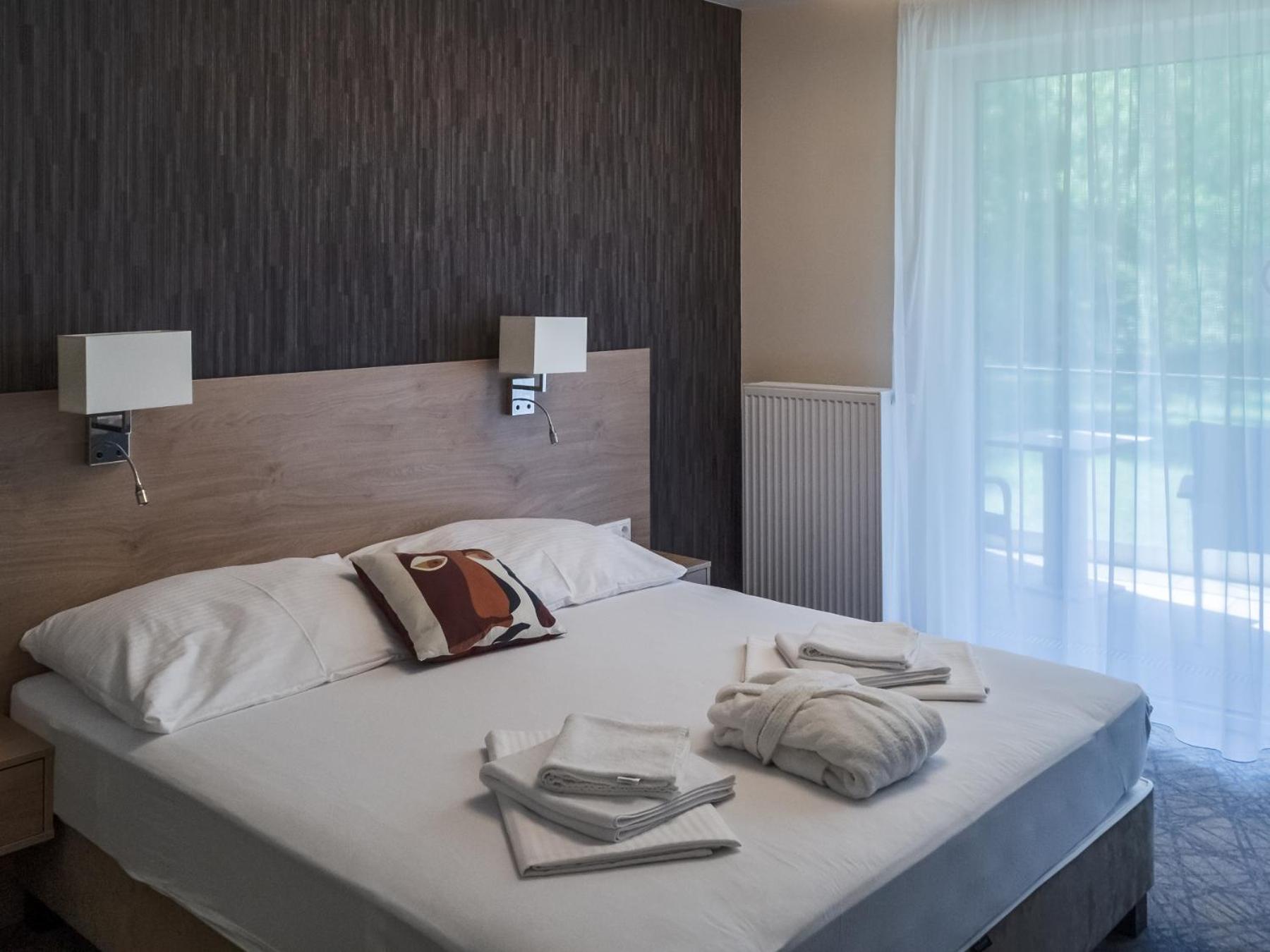 Double Room with Balcony - Photo 1