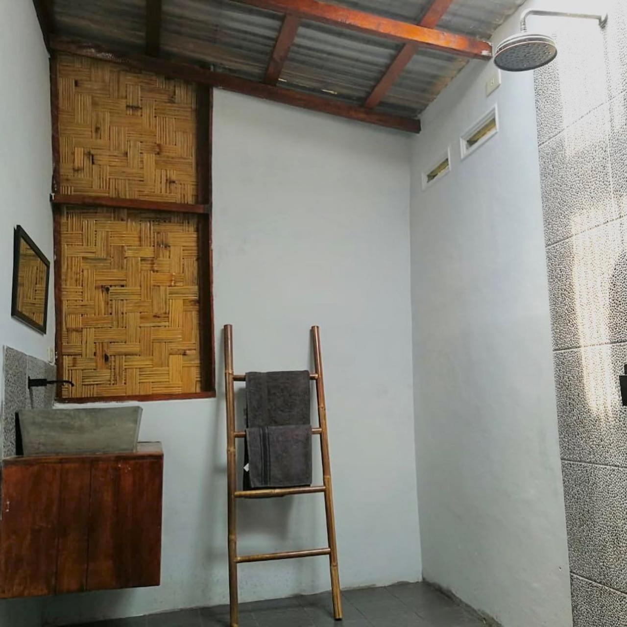 Deluxe Bungalow with Garden View - Photo 9