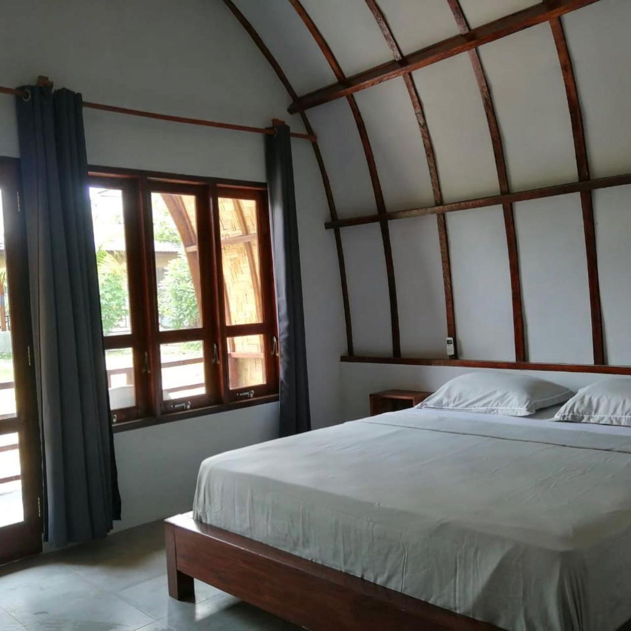 Deluxe Bungalow with Garden View - Photo 12