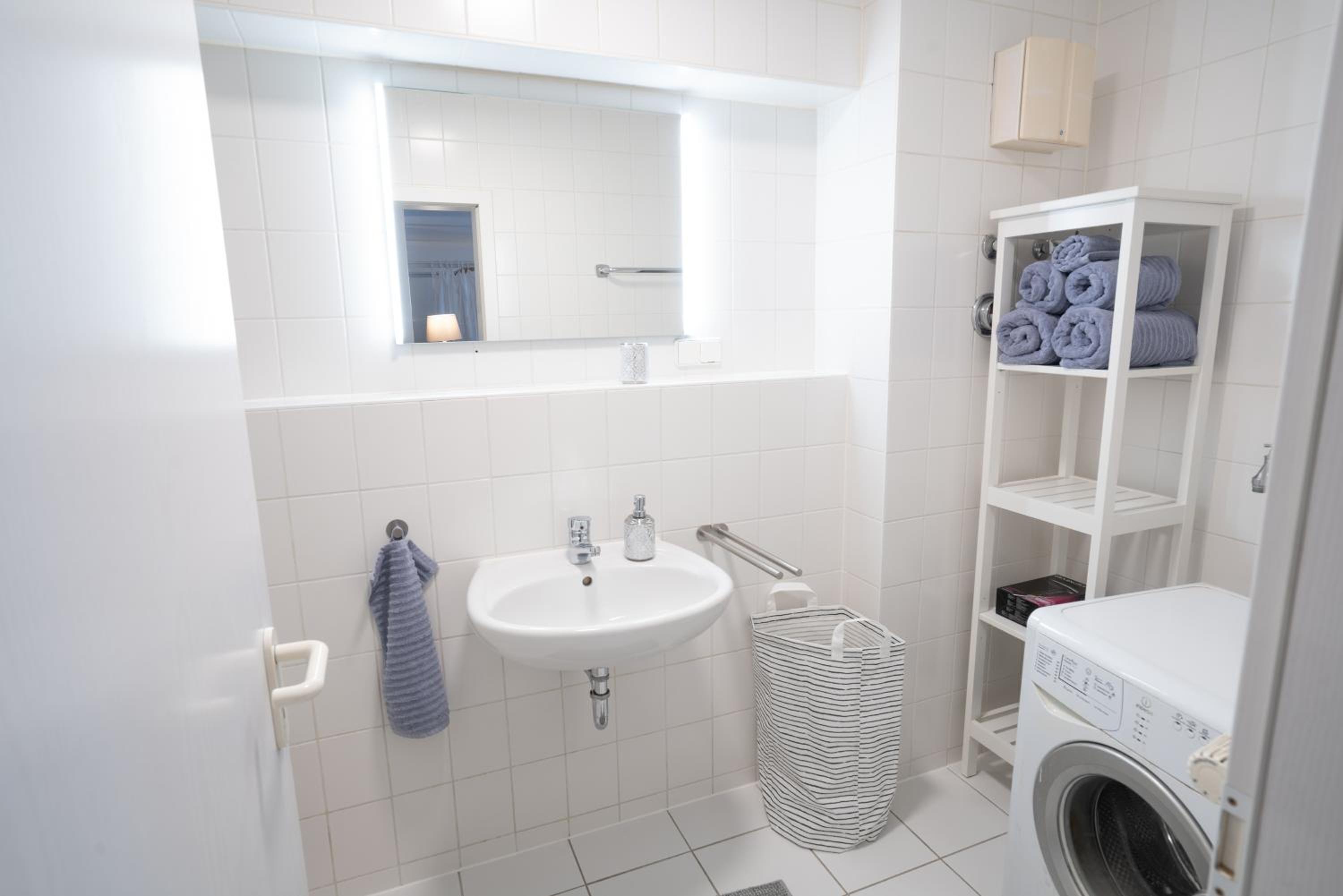 One-Bedroom Apartment - Photo 6
