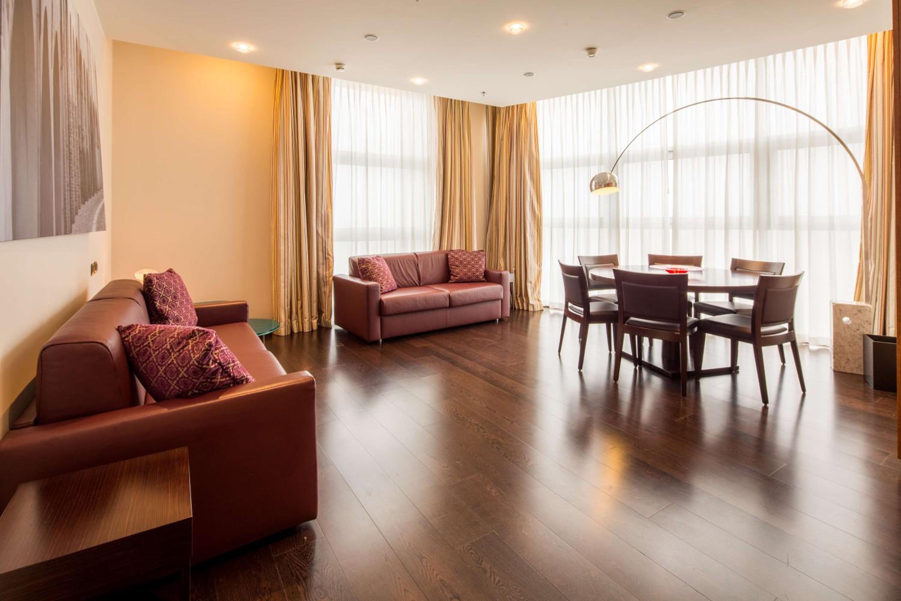 Two-Bedroom Suite - Photo 17