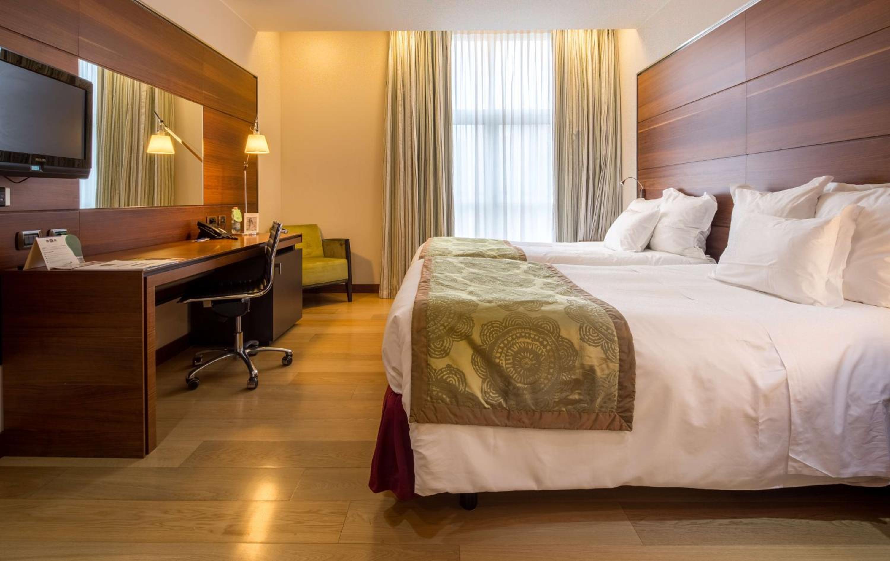 Classic Twin Room - Photo 11