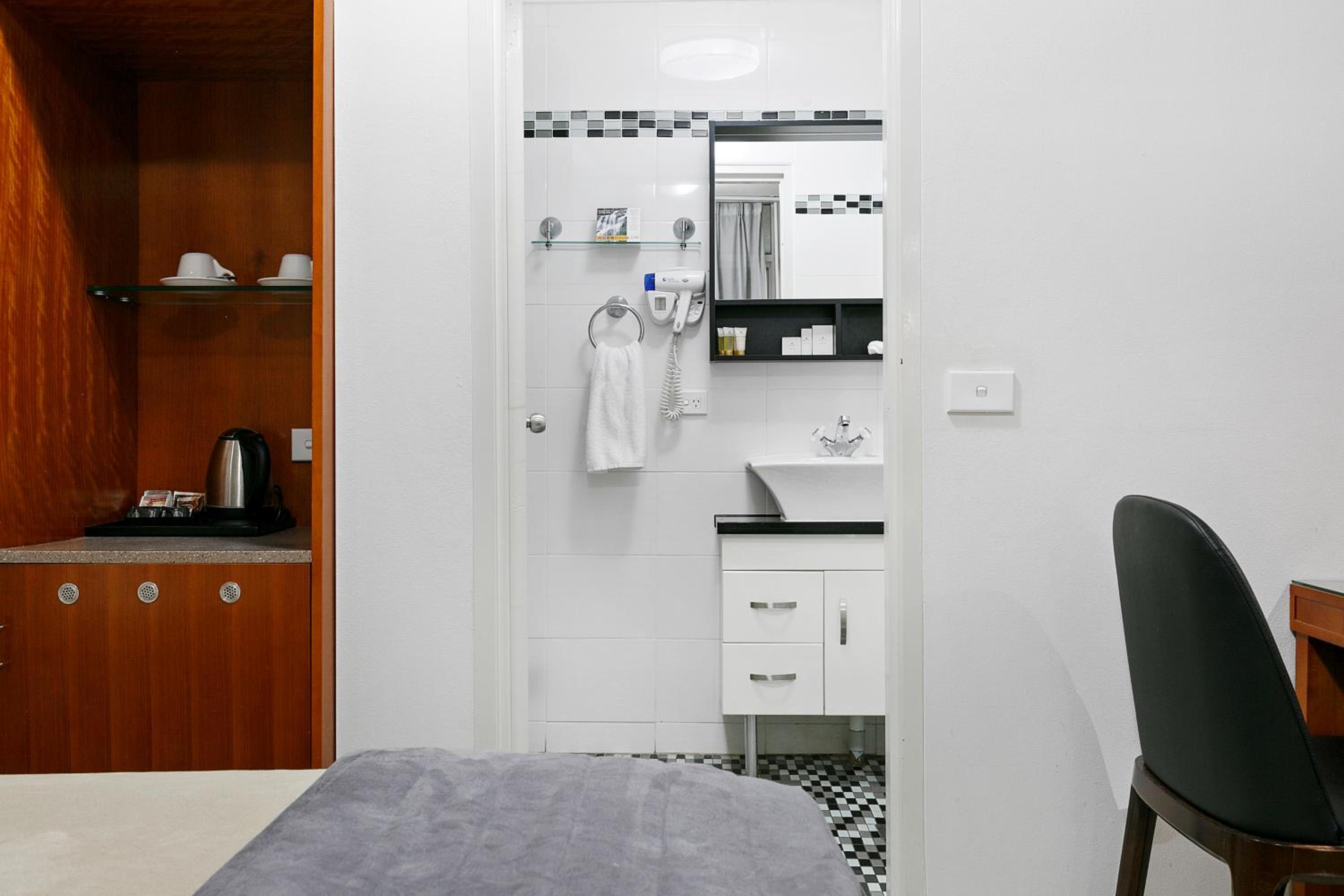 Single Room photo 2