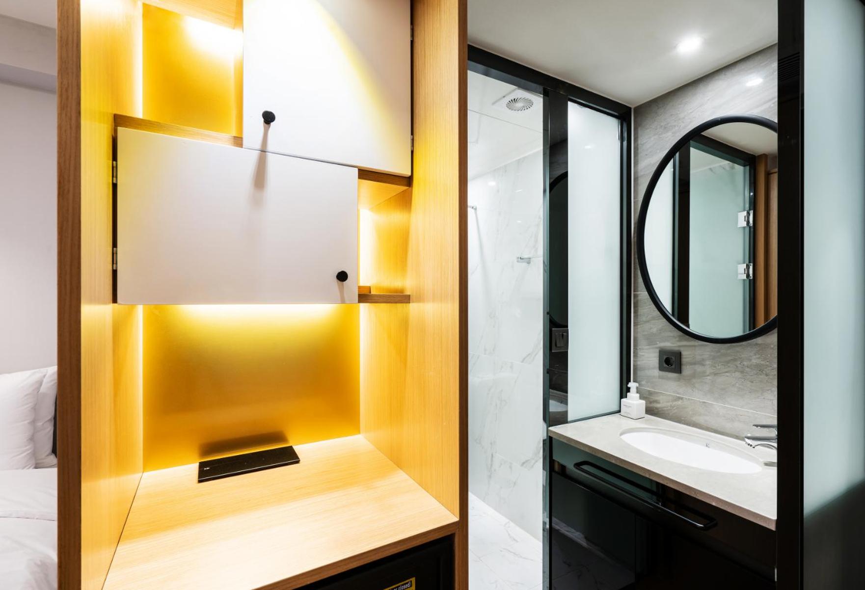 Standard Twin Room - Photo 7