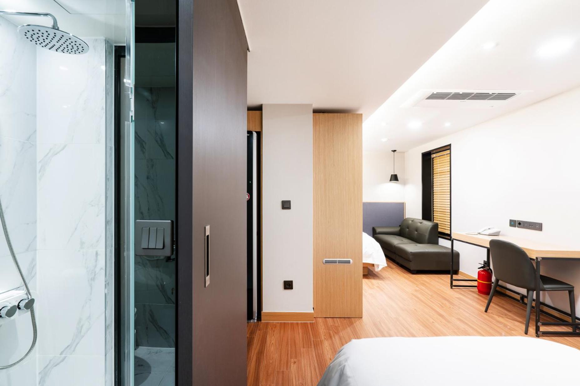 Family Suite - Photo 12