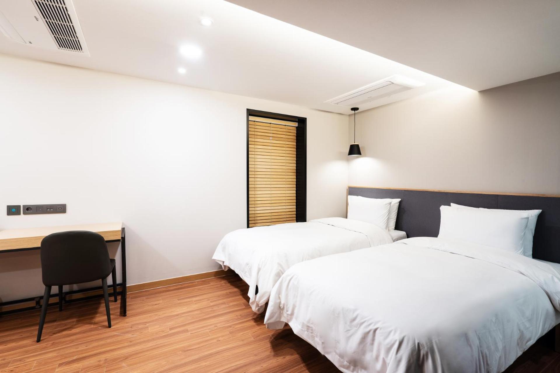 Family Suite - Photo 9