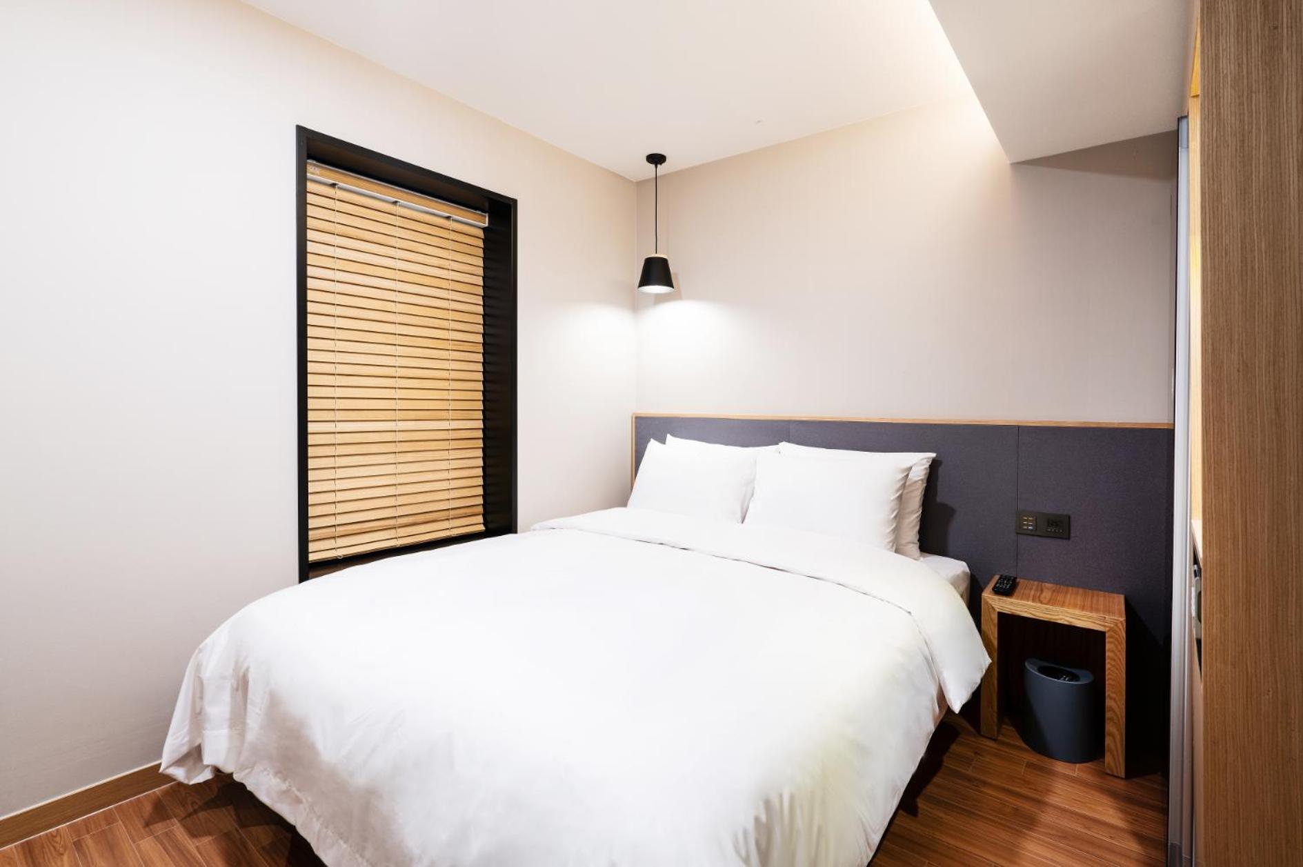 Deluxe Double Room - Photo 11