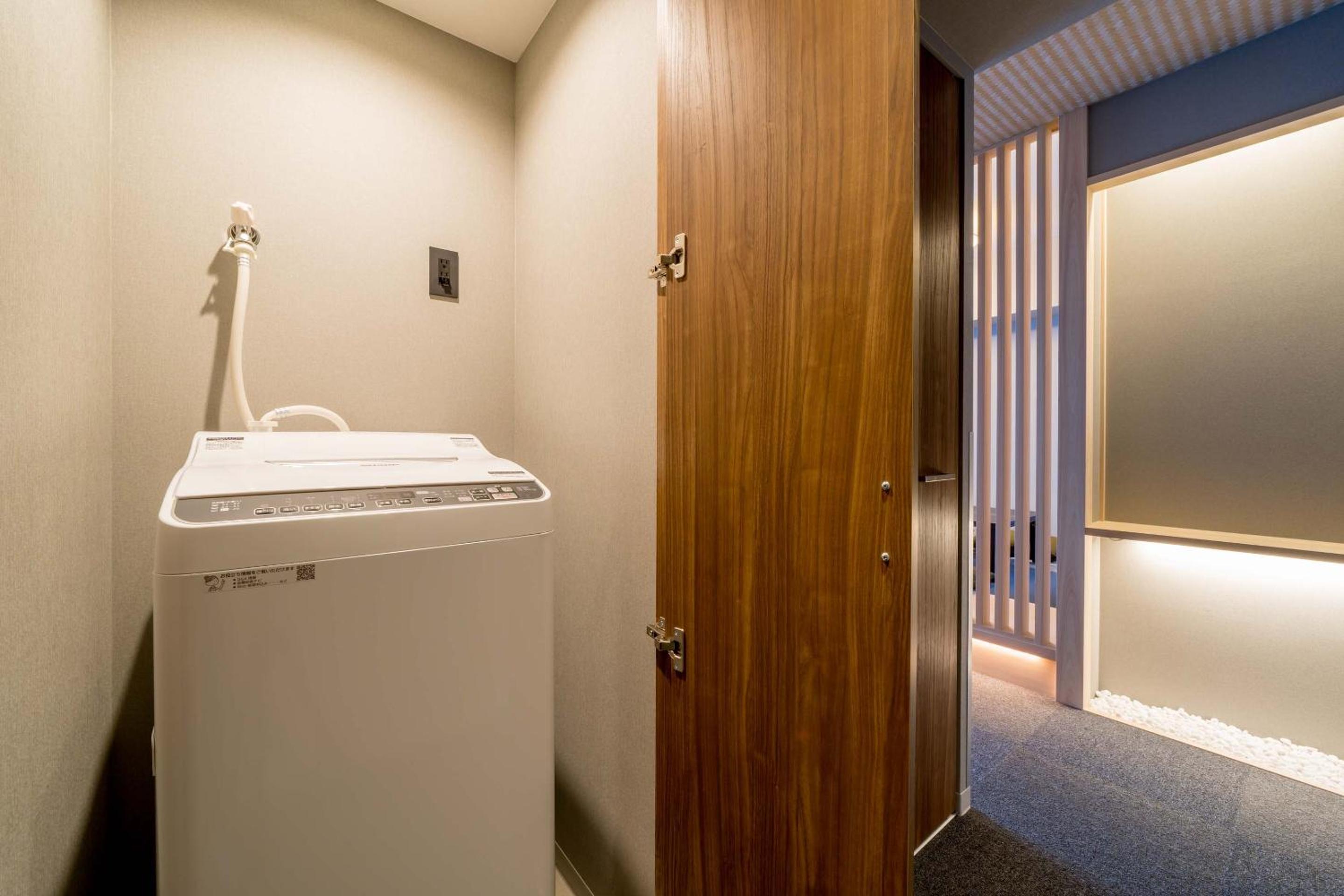 Deluxe Japanese Room - Photo 23