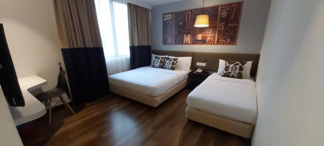 Deluxe Family Room