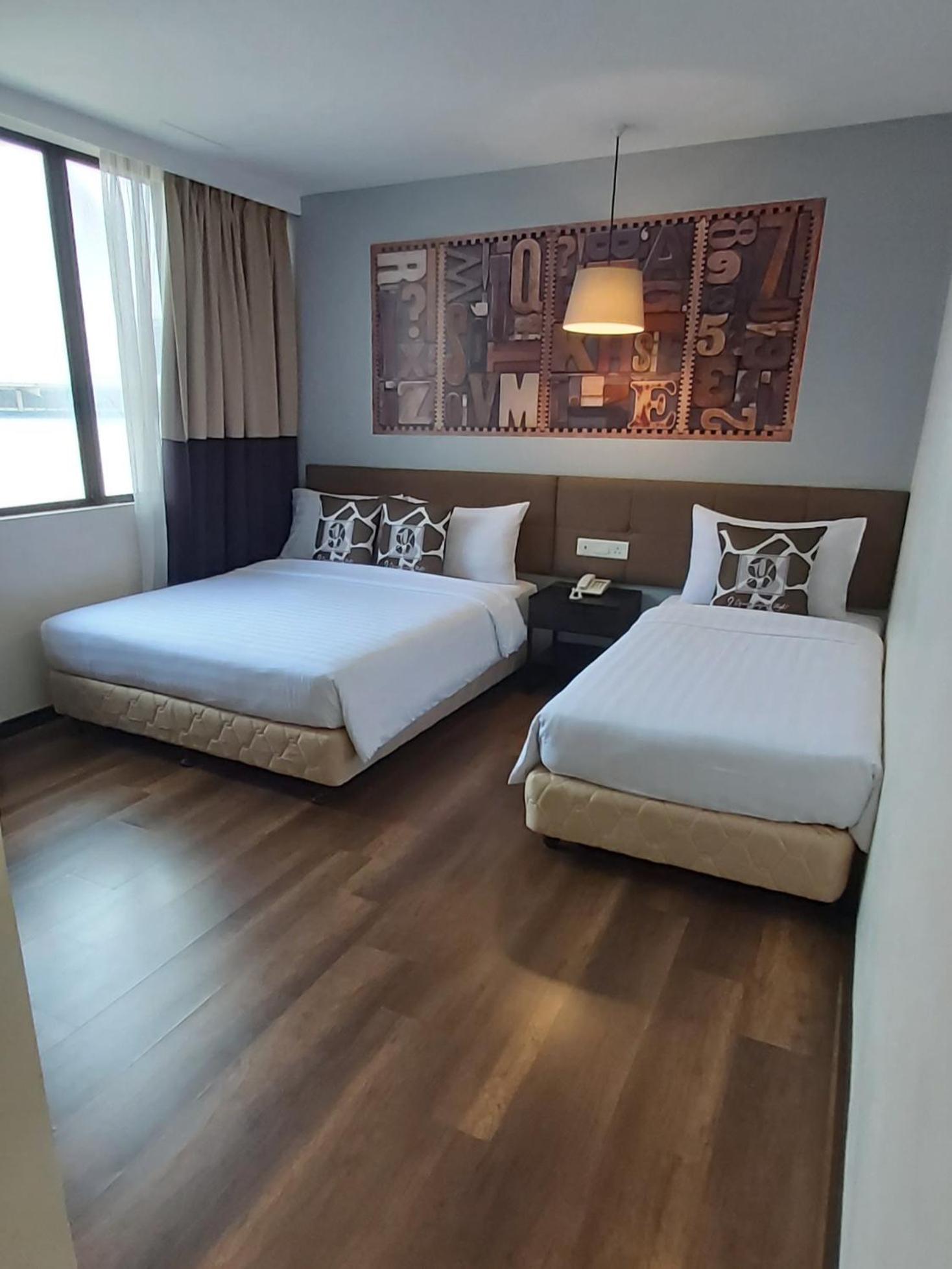 Deluxe Family Room