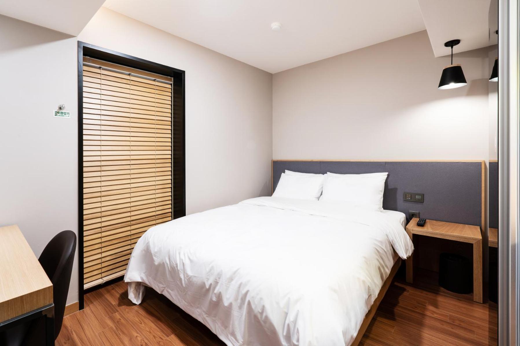 Standard Double Room - Photo 6